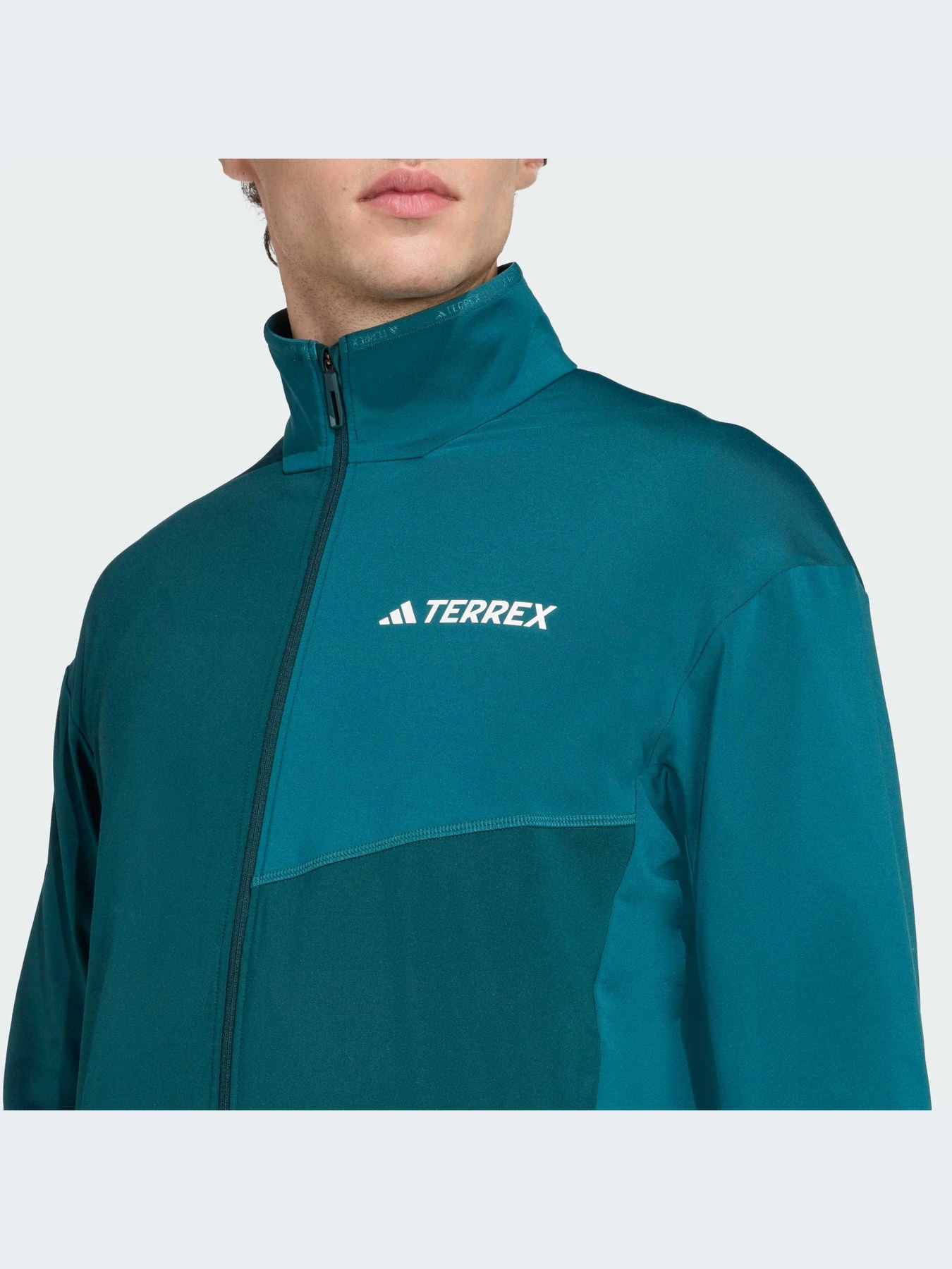 Куртки и дубленки Adidas модель JM0140-KZ Куртки и дубленки Adidas модель JM0140-KZ Фото