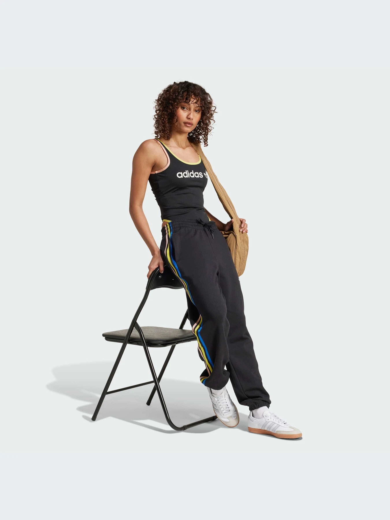 Брюки Adidas модель JD2733-KZ Брюки Adidas модель JD2733-KZ Фото