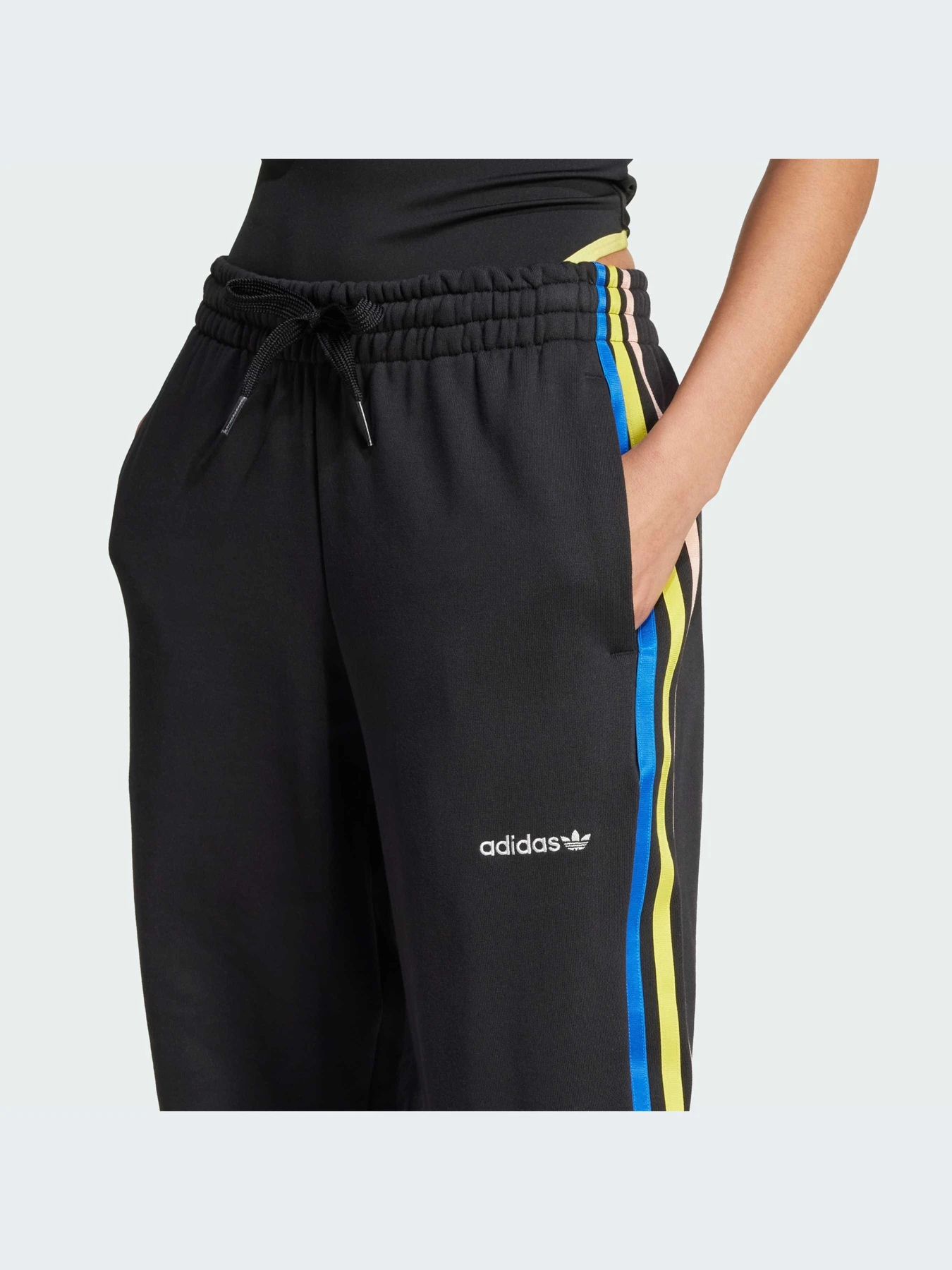 Брюки Adidas модель JD2733-KZ Брюки Adidas модель JD2733-KZ Фото