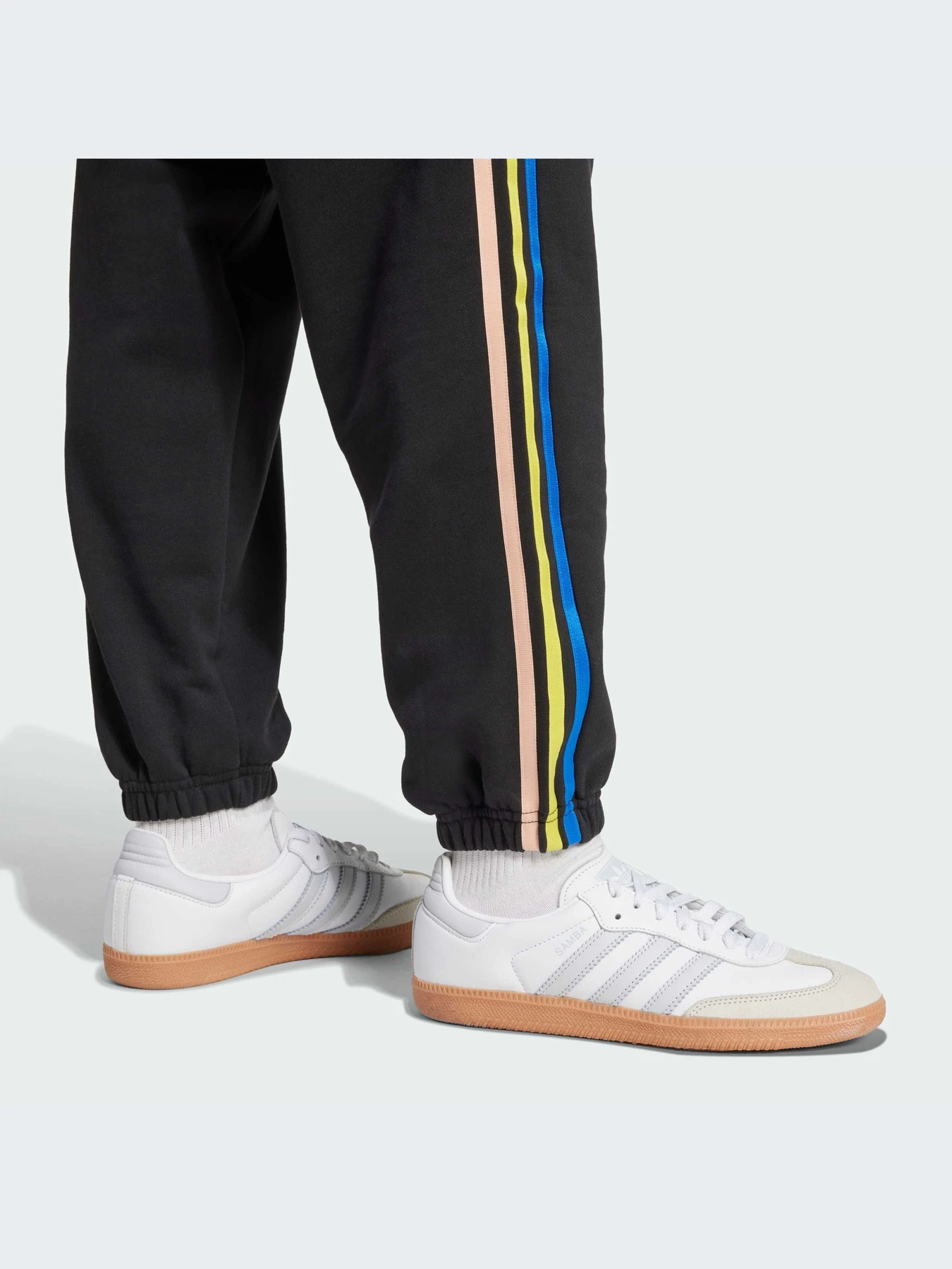 Брюки Adidas модель JD2733-KZ Брюки Adidas модель JD2733-KZ Фото