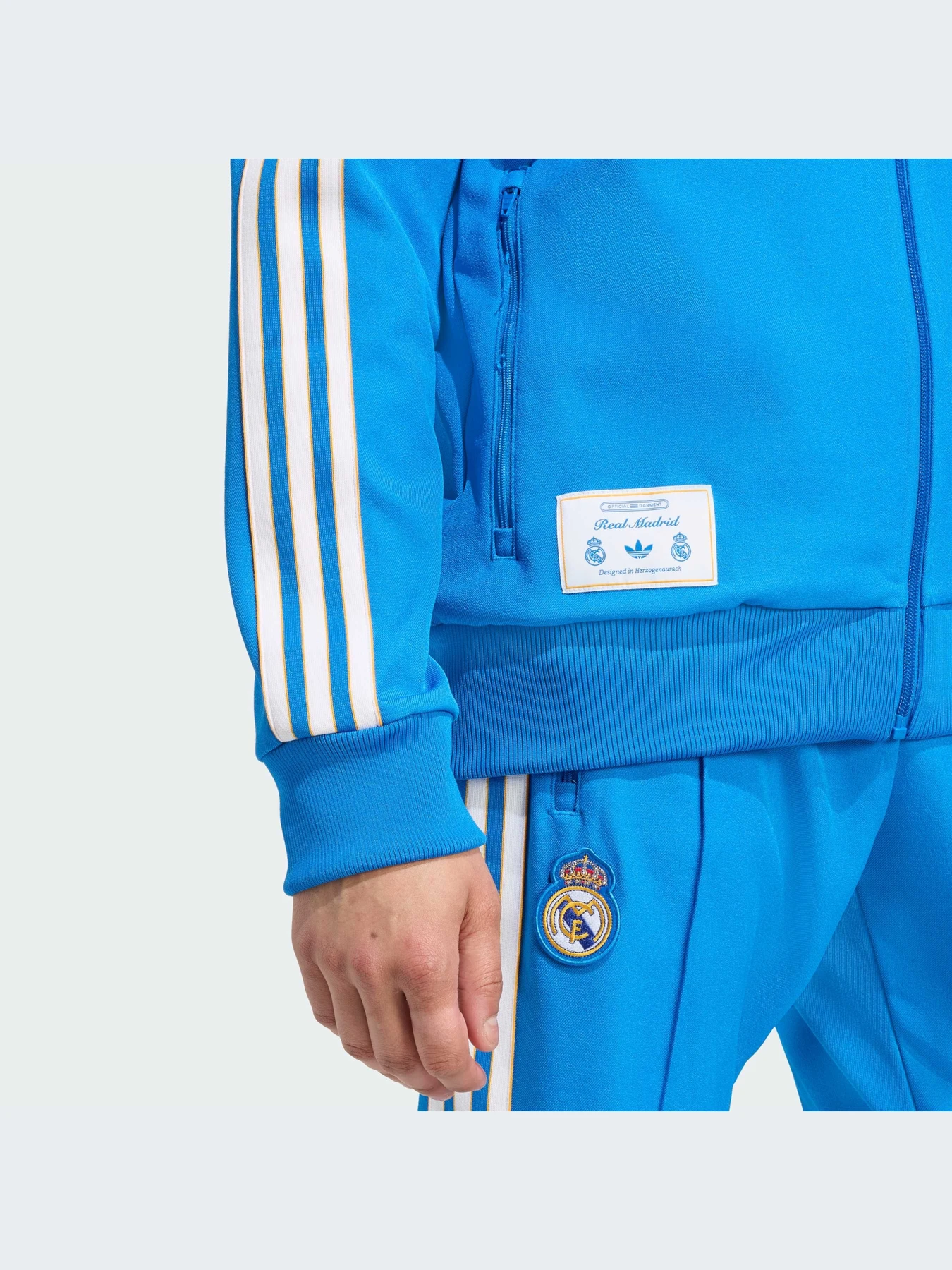 Худи и свитшоты Adidas модель JN3058-KZ Худи и свитшоты Adidas модель JN3058-KZ Фото