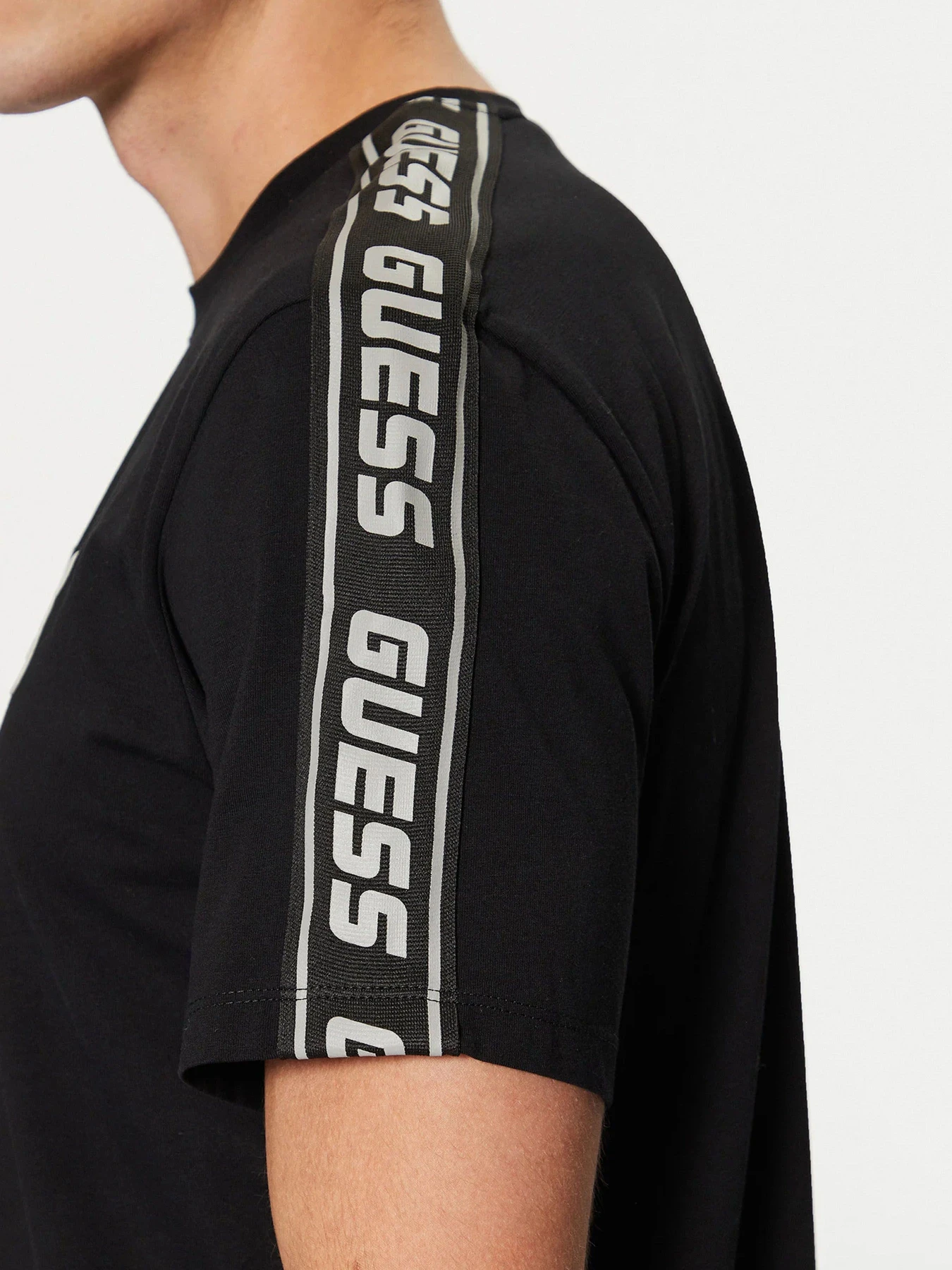 Футболки и поло GUESS модель Z4GI18-J1314-JBLK Футболки и поло GUESS модель Z4GI18-J1314-JBLK Фото