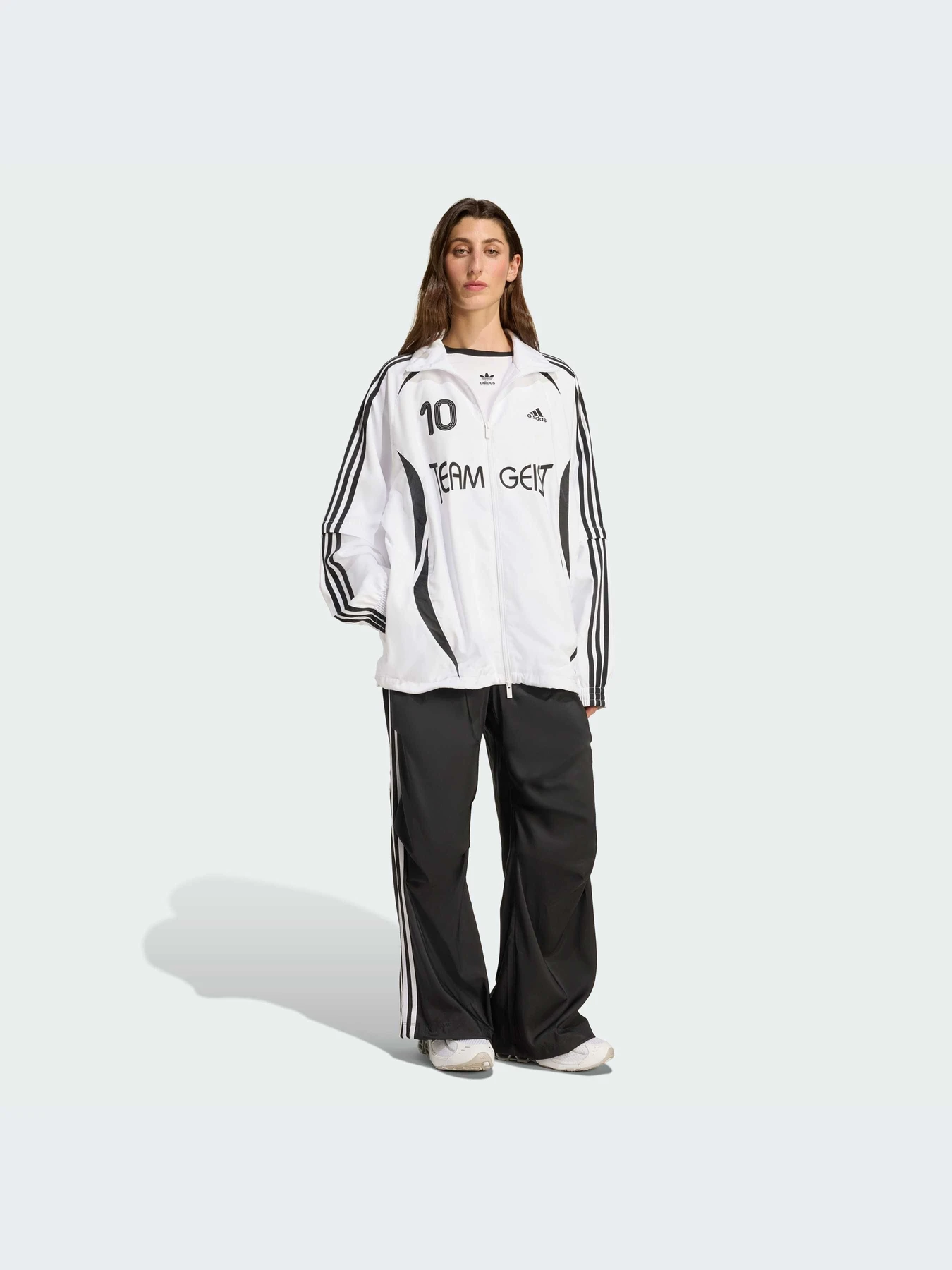 Худи и свитшоты Adidas модель KE7570-KZ Худи и свитшоты Adidas модель KE7570-KZ Фото