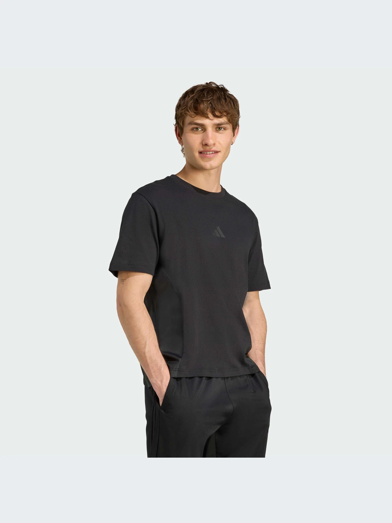 Футболки и поло Adidas модель JM3905-KZ Футболки и поло Adidas модель JM3905-KZ Фото