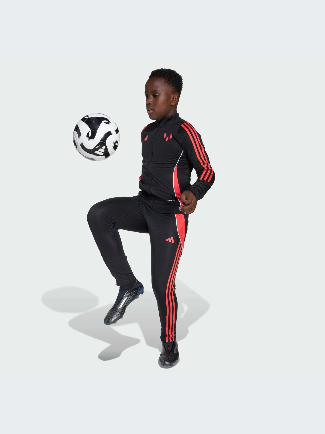 Брюки Adidas модель JY9526-KZ Брюки Adidas модель JY9526-KZ Фото
