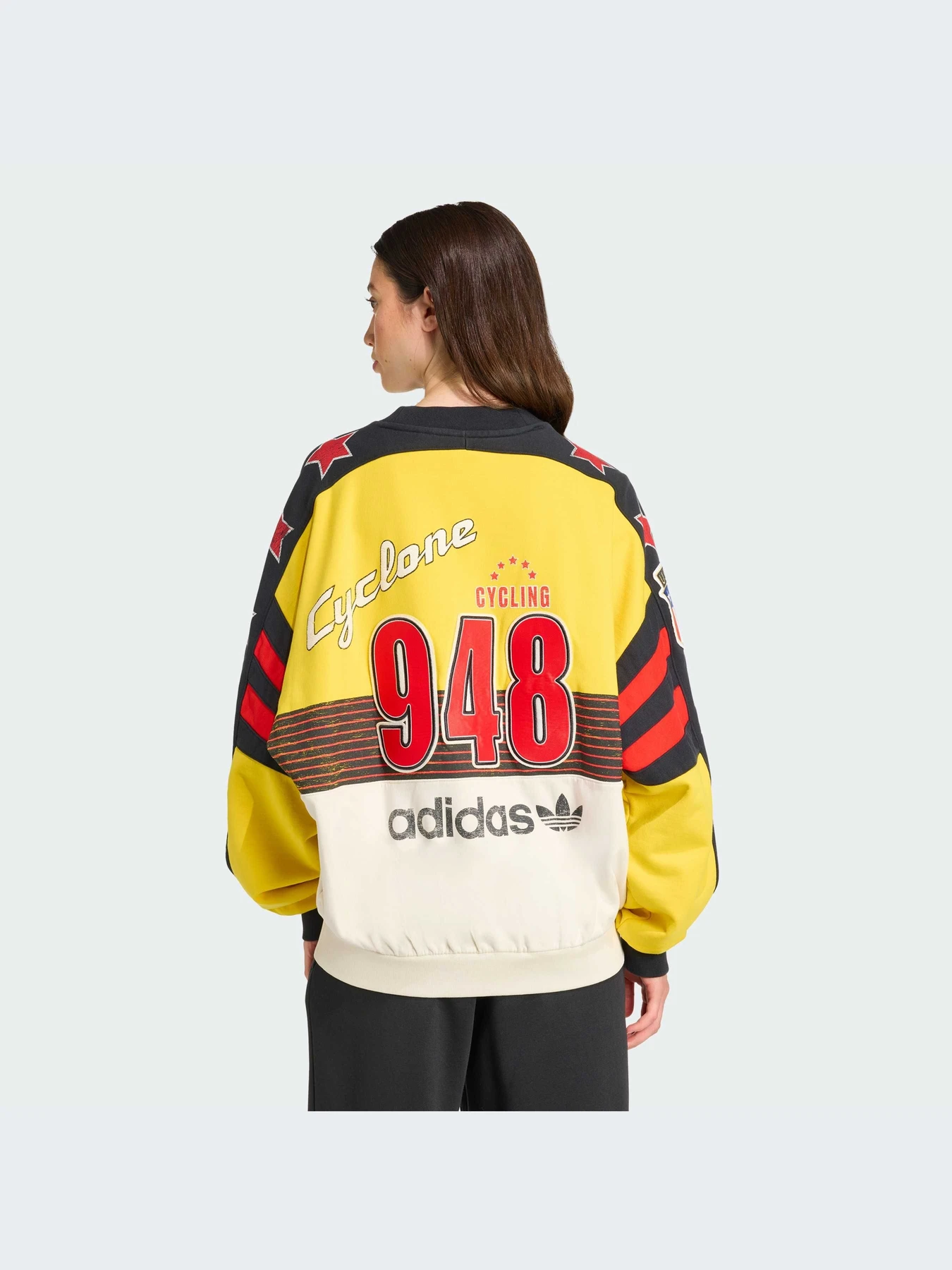 Худи и свитшоты Adidas Graphics модель JW0147-KZ Худи и свитшоты Adidas Graphics модель JW0147-KZ Фото