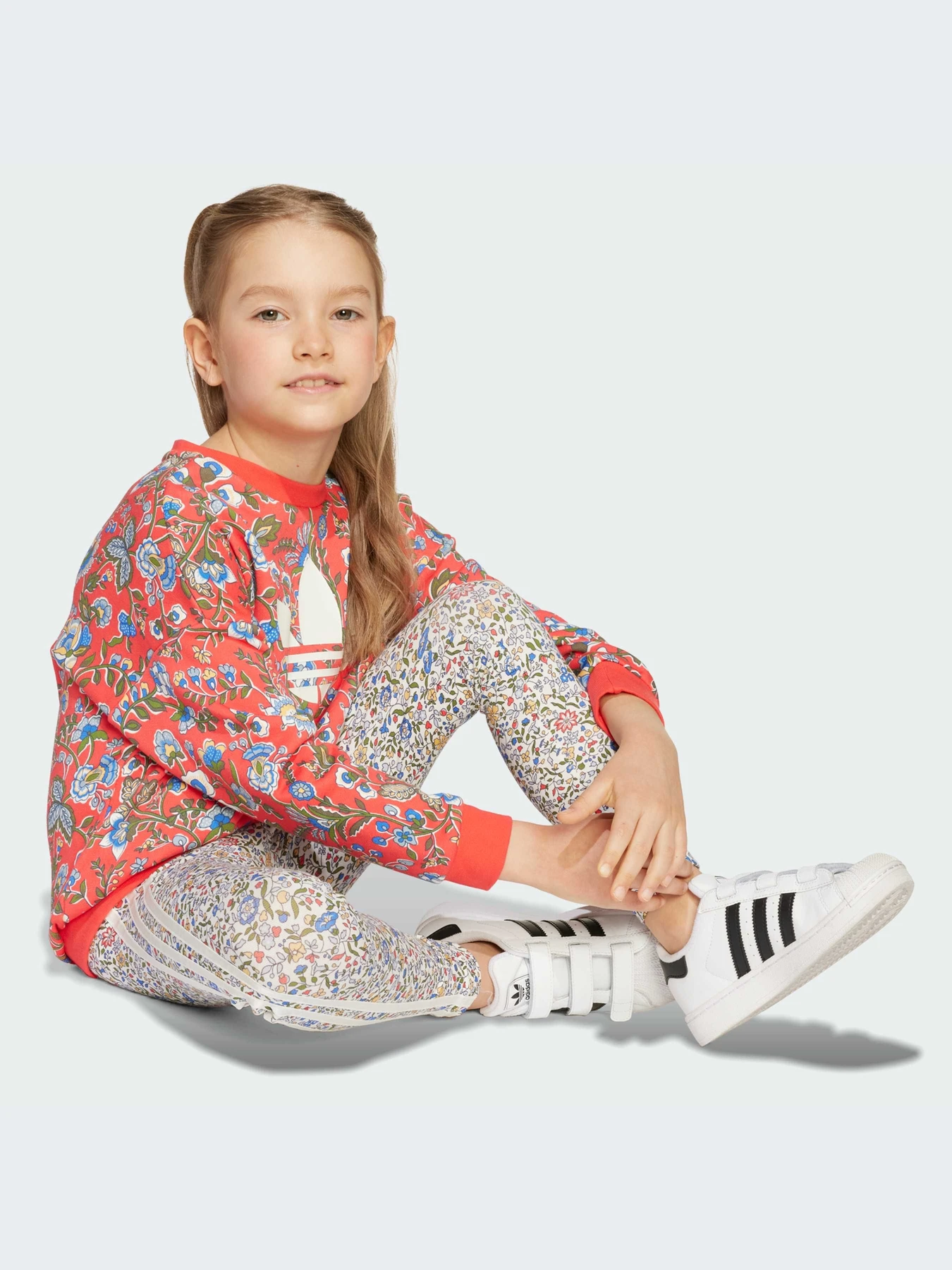 Костюмы Adidas Graphics модель JV7803-KZ Костюмы Adidas Graphics модель JV7803-KZ Фото
