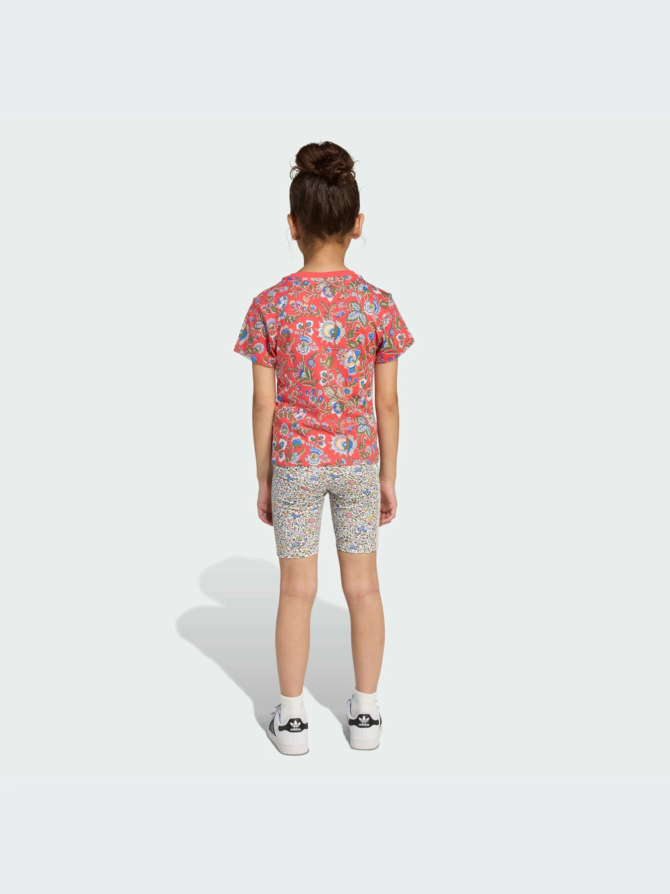 Костюмы Adidas Graphics модель JV7721-KZ Костюмы Adidas Graphics модель JV7721-KZ Фото