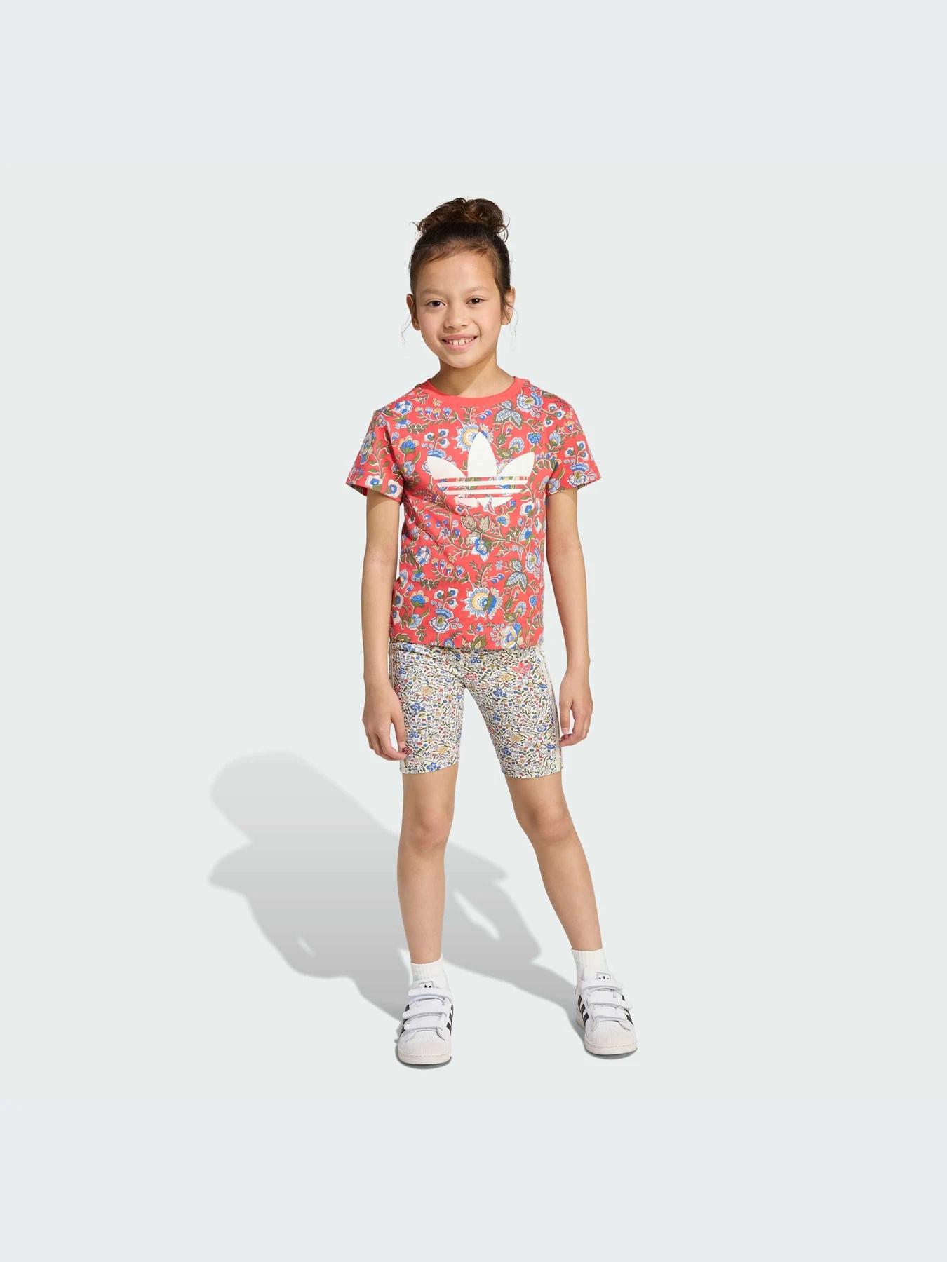 Костюмы Adidas Graphics модель JV7721-KZ Костюмы Adidas Graphics модель JV7721-KZ Фото
