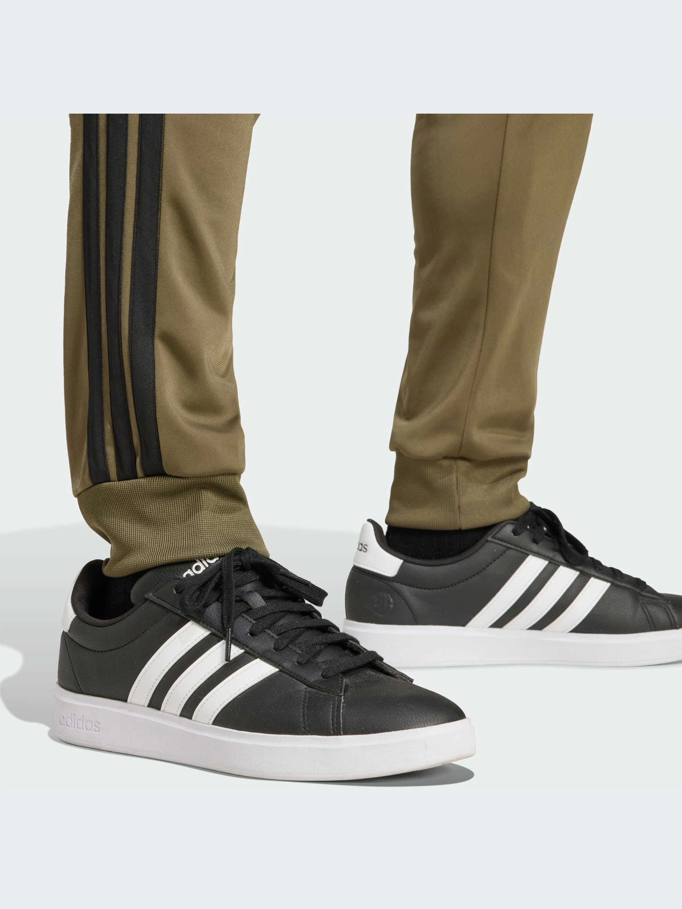 Костюмы Adidas модель JI8854-KZ Костюмы Adidas модель JI8854-KZ Фото