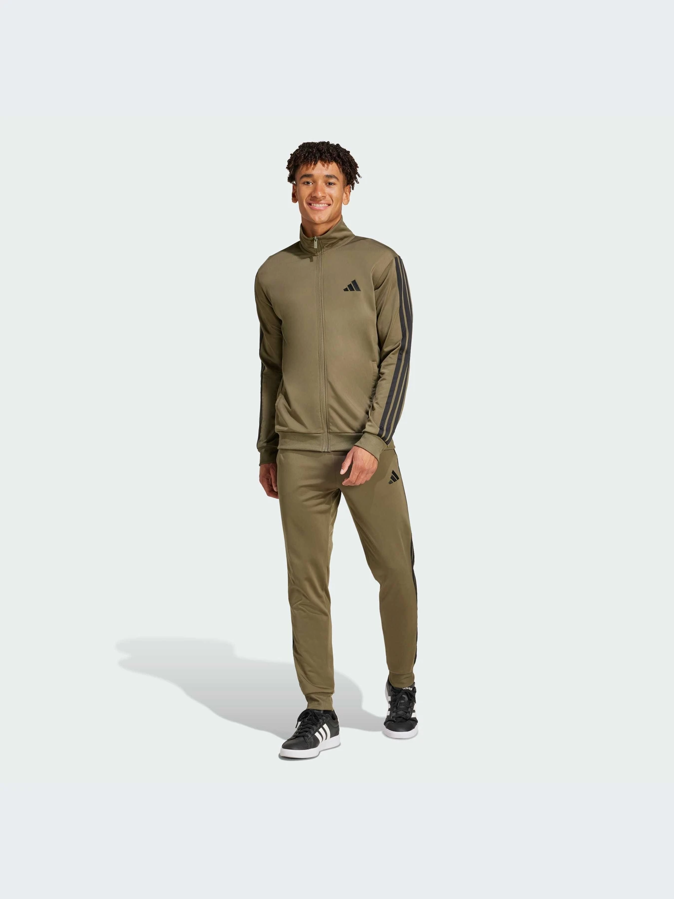 Костюмы Adidas модель JI8854-KZ Костюмы Adidas модель JI8854-KZ Фото
