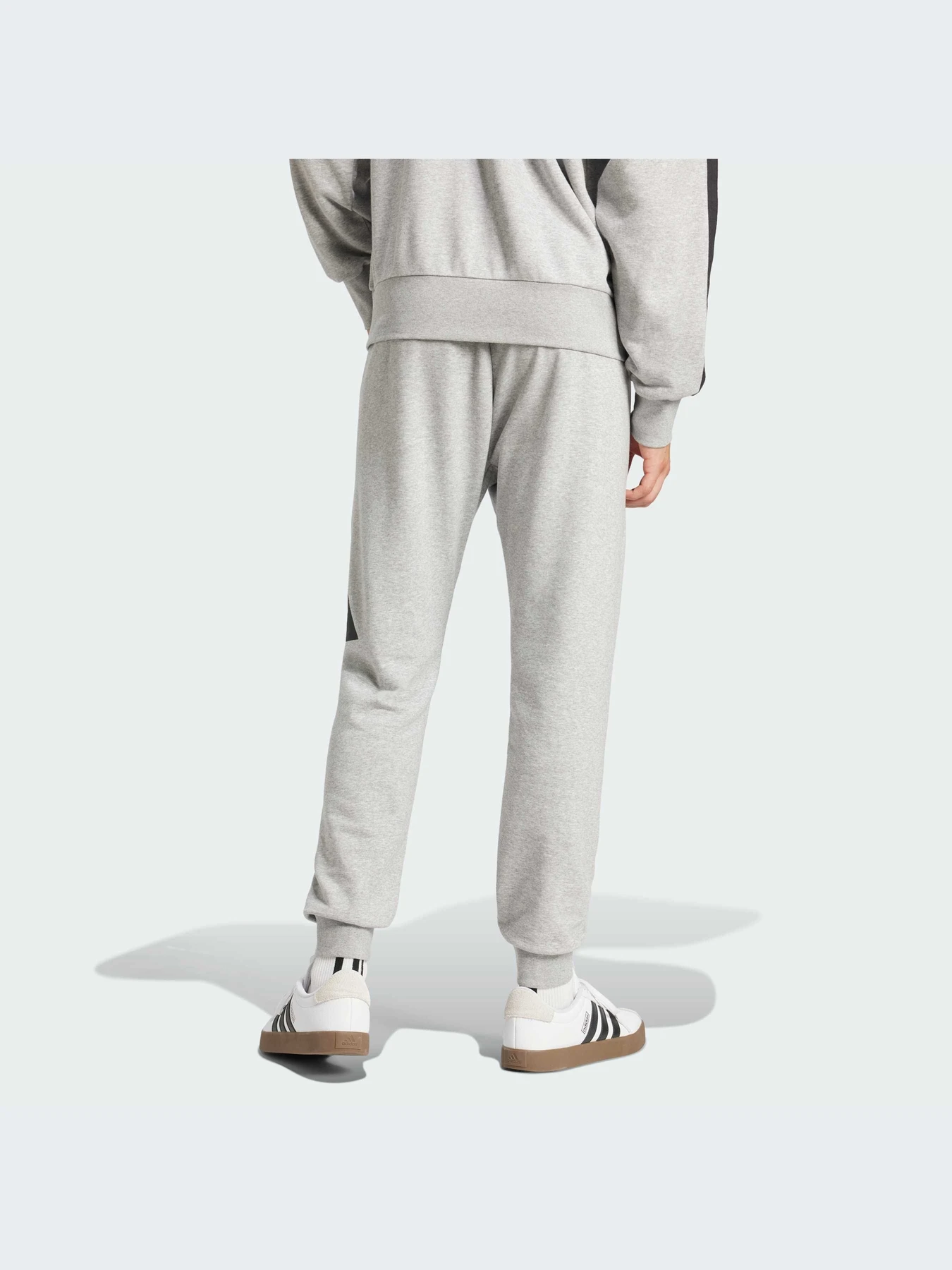 Брюки Adidas модель JE8969-KZ Брюки Adidas модель JE8969-KZ Фото