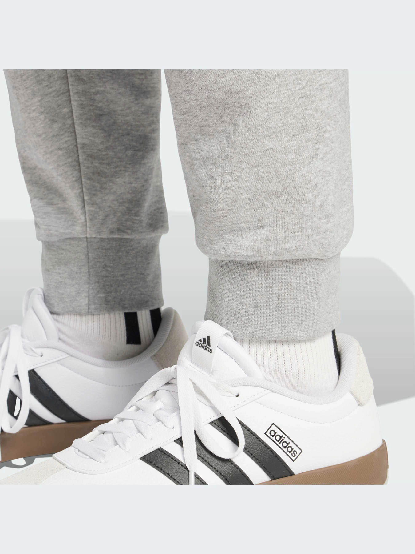 Брюки Adidas модель JE8969-KZ Брюки Adidas модель JE8969-KZ Фото