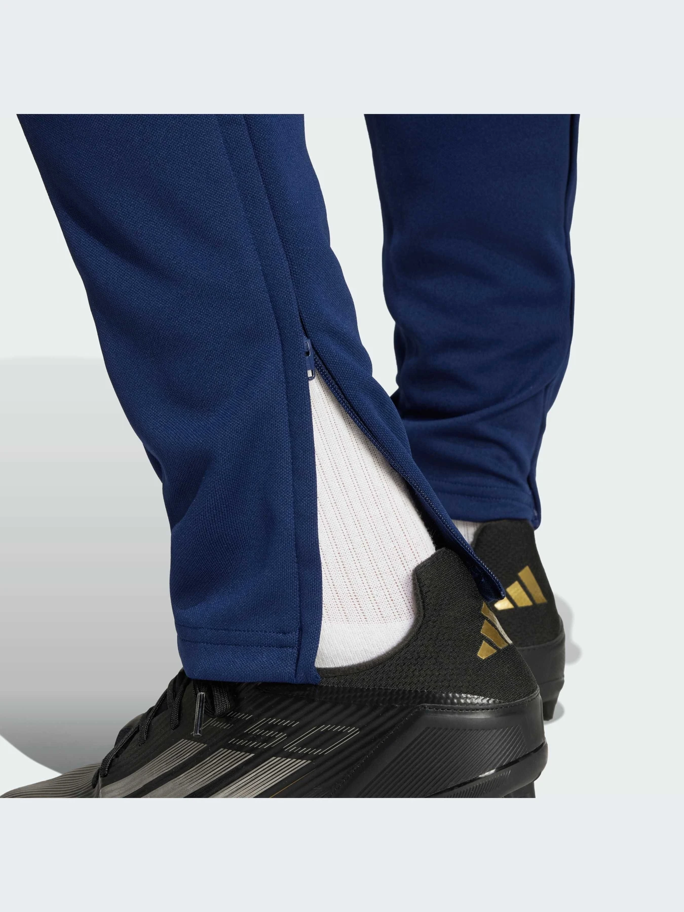 Брюки Adidas модель JD2988-KZ Брюки Adidas модель JD2988-KZ Фото