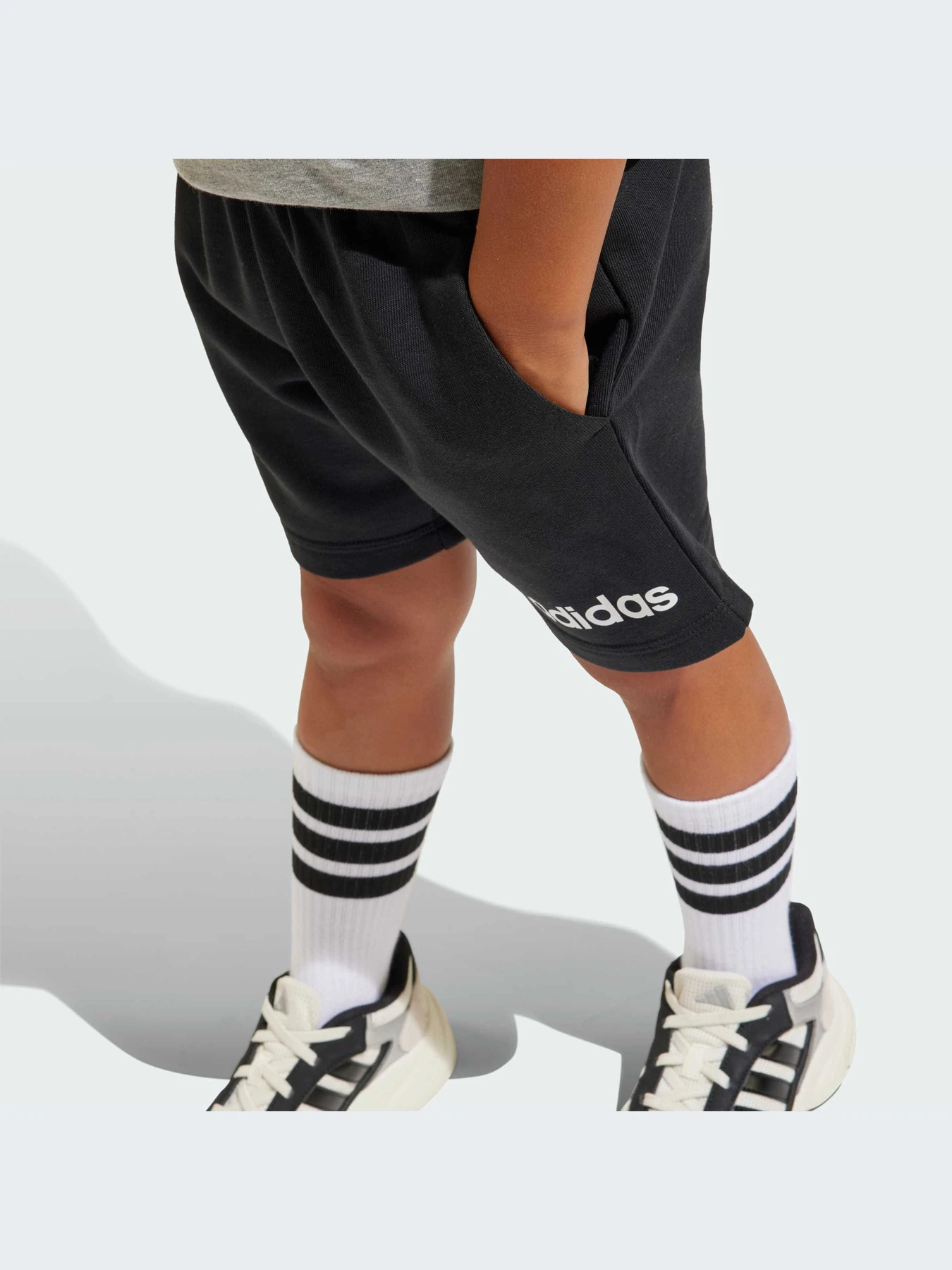 Костюмы Adidas модель JC9752-KZ Костюмы Adidas модель JC9752-KZ Фото
