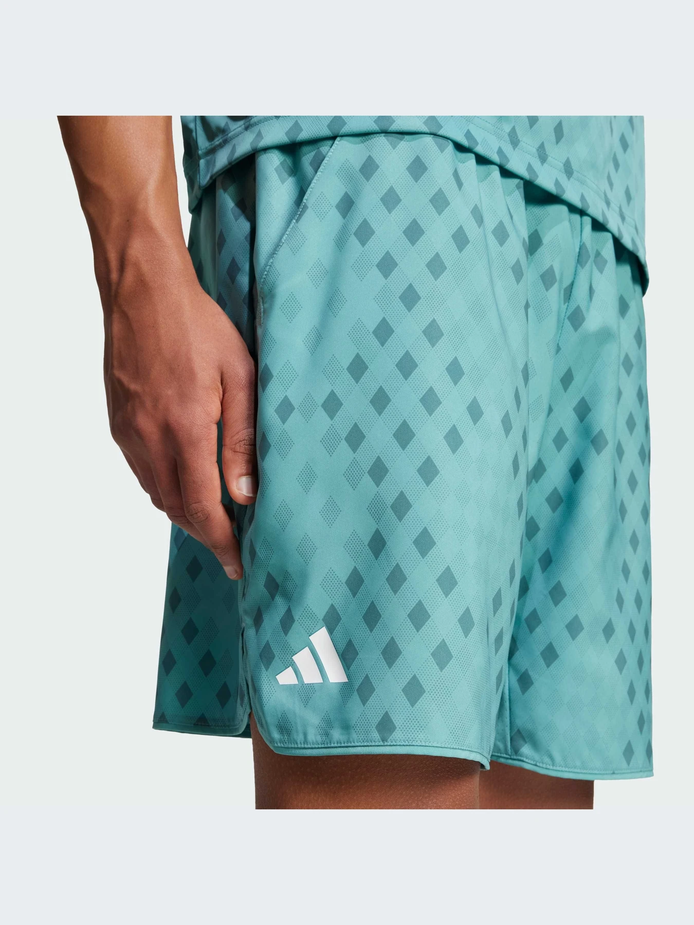 Шорты Adidas модель JM1201-KZ Шорты Adidas модель JM1201-KZ Фото