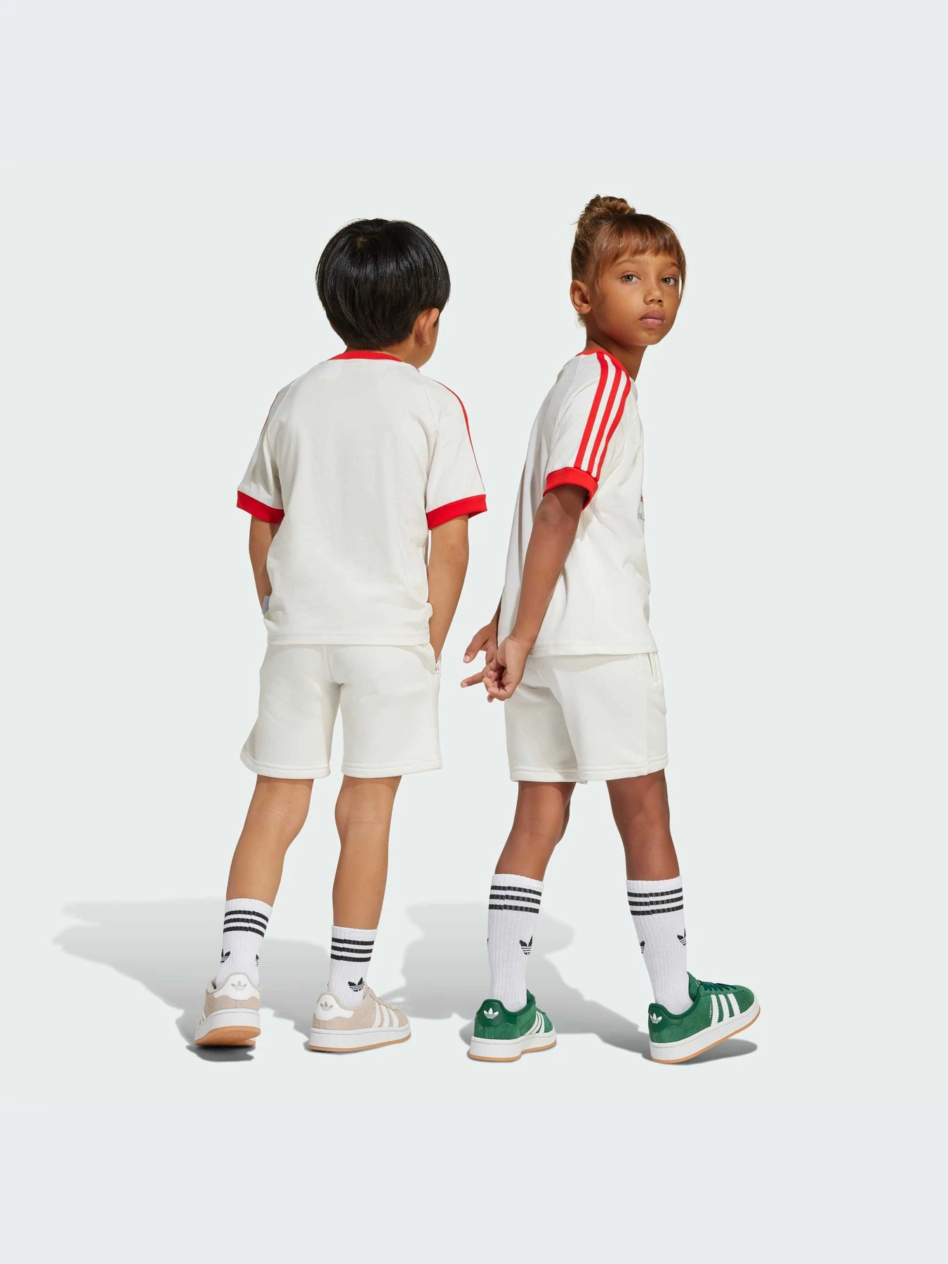Костюмы Adidas Graphics модель JC8537-KZ Костюмы Adidas Graphics модель JC8537-KZ Фото