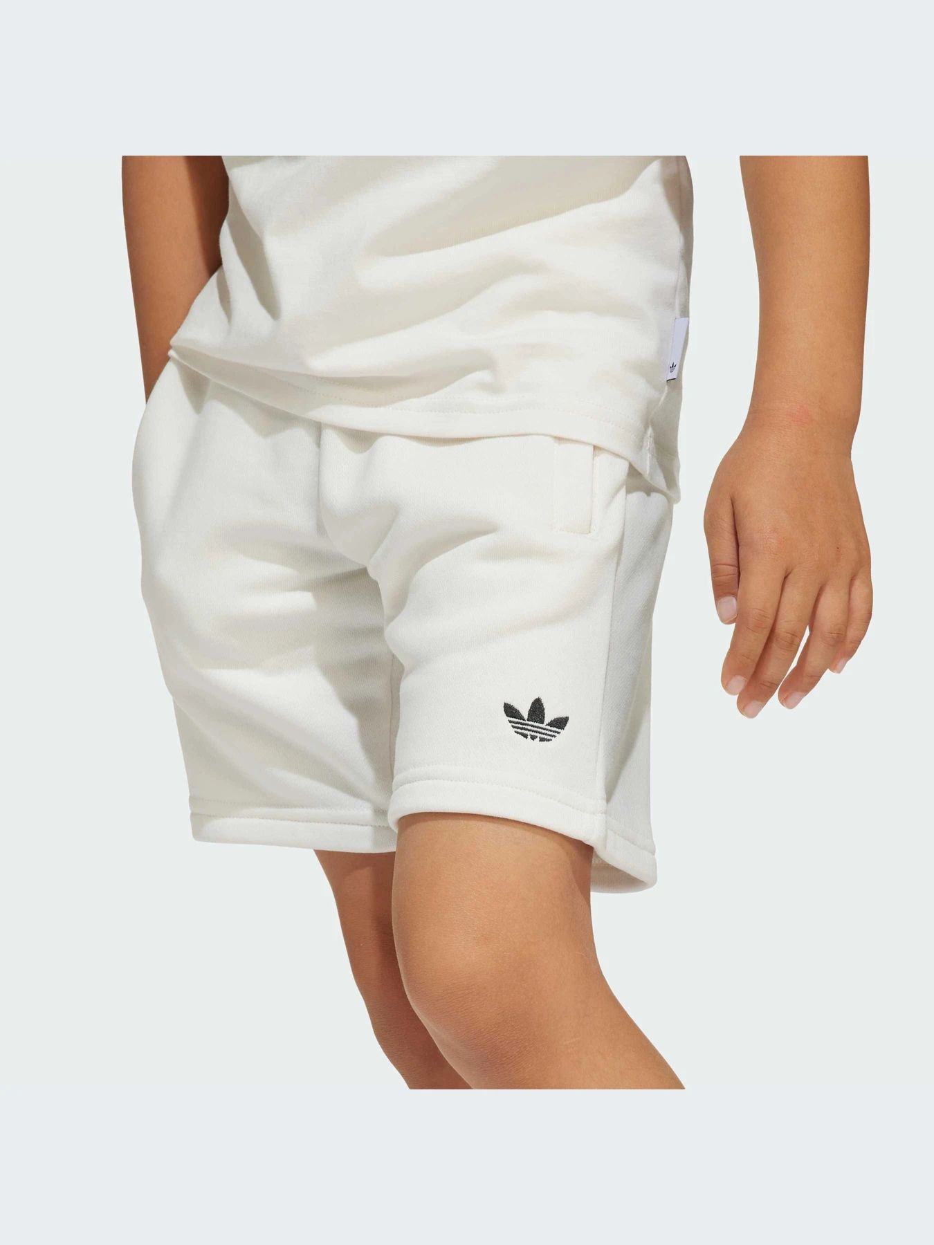 Костюмы Adidas Graphics модель JC8537-KZ Костюмы Adidas Graphics модель JC8537-KZ Фото