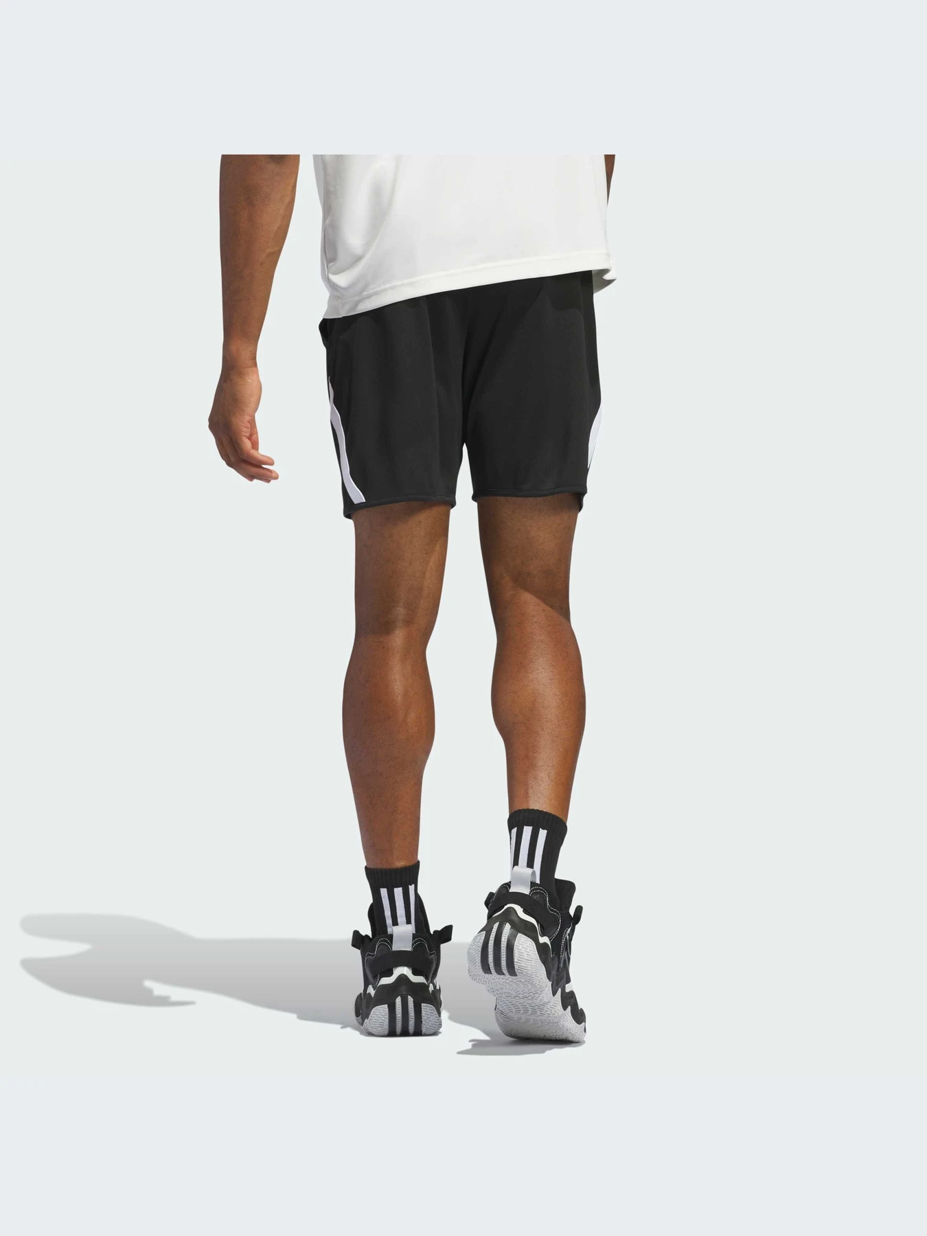 Шорты Adidas модель IX1850-KZ Шорты Adidas модель IX1850-KZ Фото