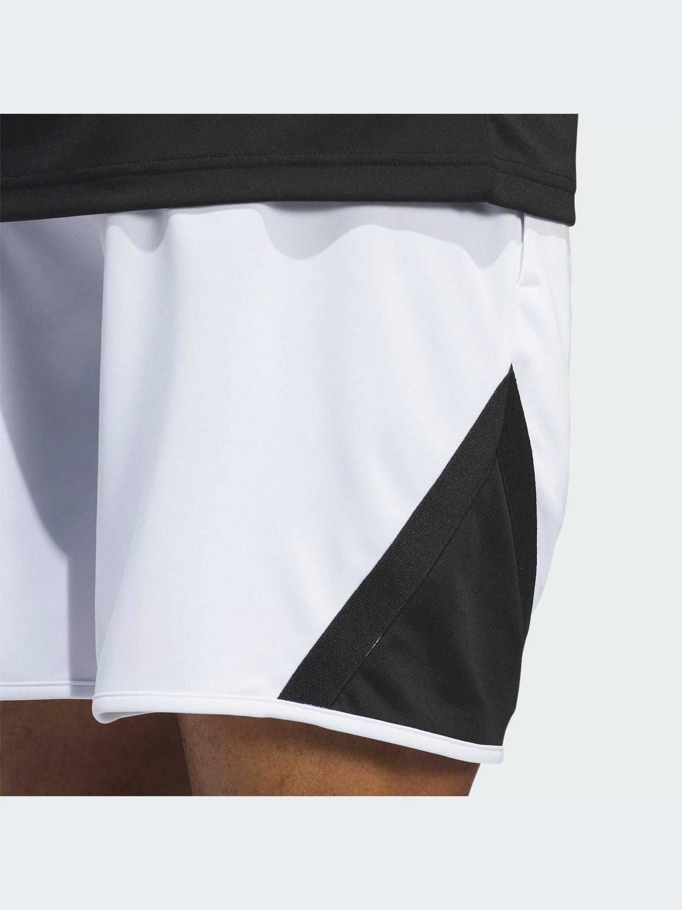 Шорты Adidas модель IX1849-KZ Шорты Adidas модель IX1849-KZ Фото