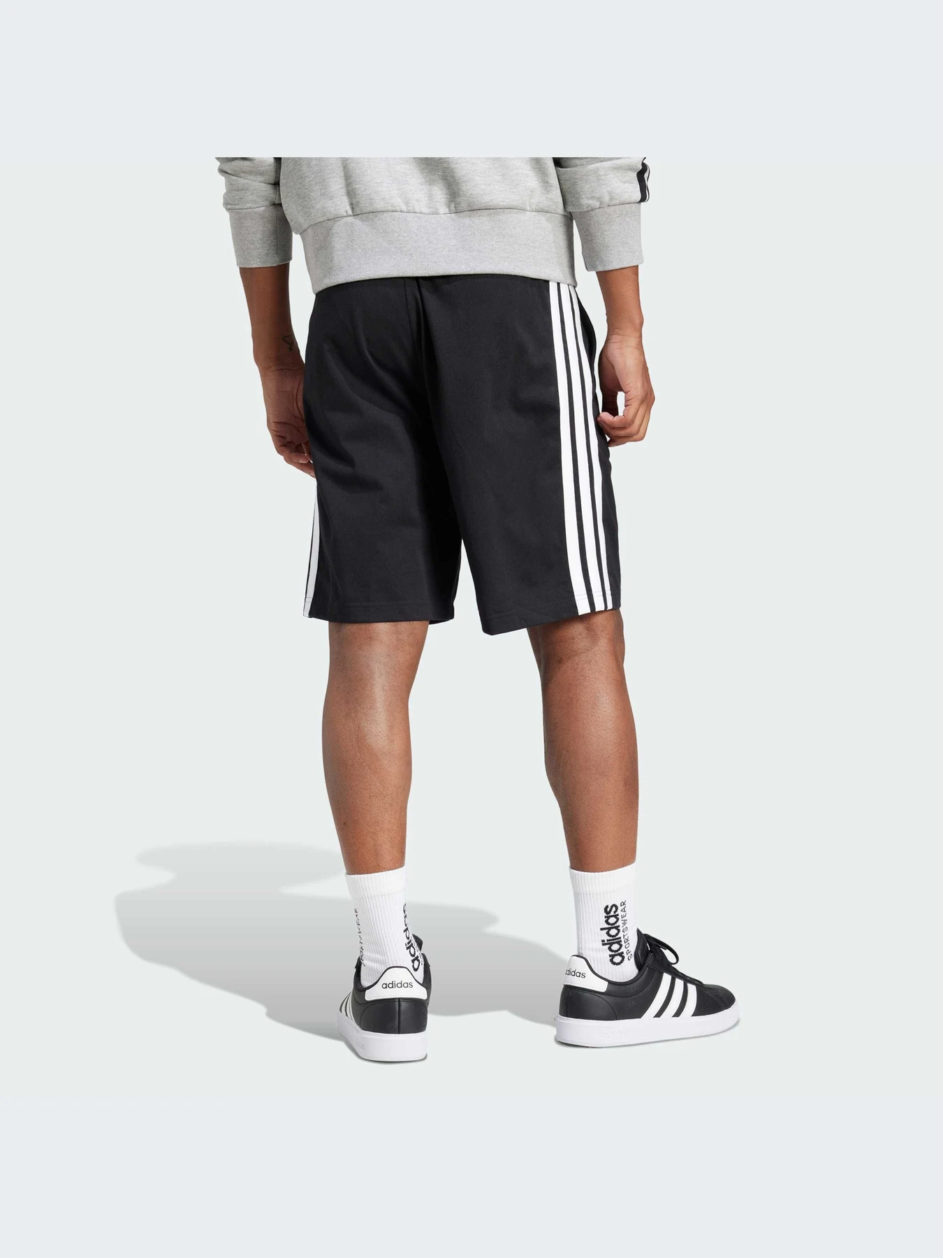 Шорты Adidas модель JE6405-KZ Шорты Adidas модель JE6405-KZ Фото