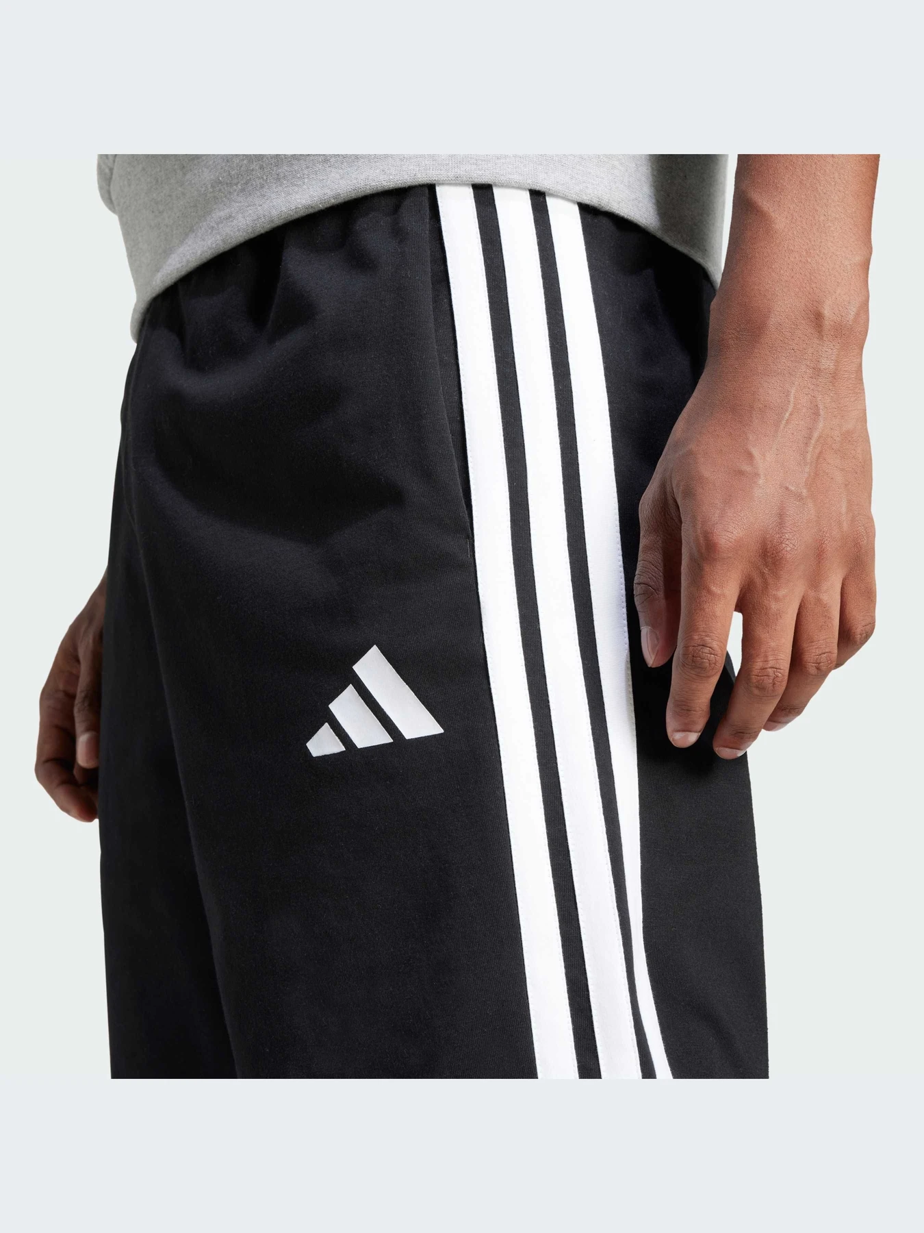Шорты Adidas модель JE6405-KZ Шорты Adidas модель JE6405-KZ Фото