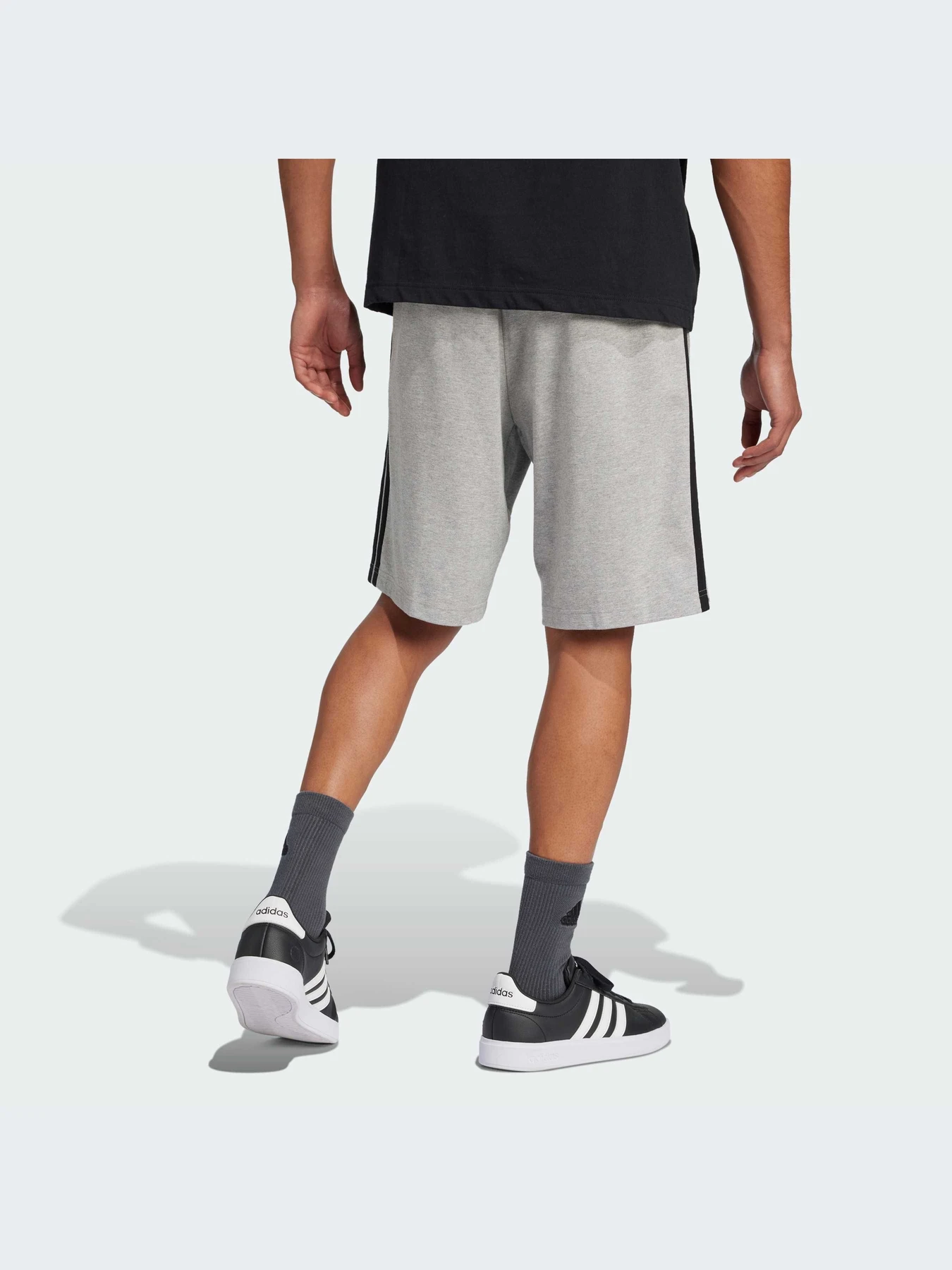 Шорты Adidas модель JE6411-KZ Шорты Adidas модель JE6411-KZ Фото