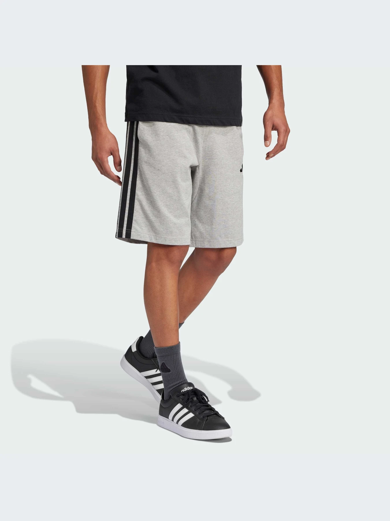 Шорты Adidas модель JE6411-KZ Шорты Adidas модель JE6411-KZ Фото