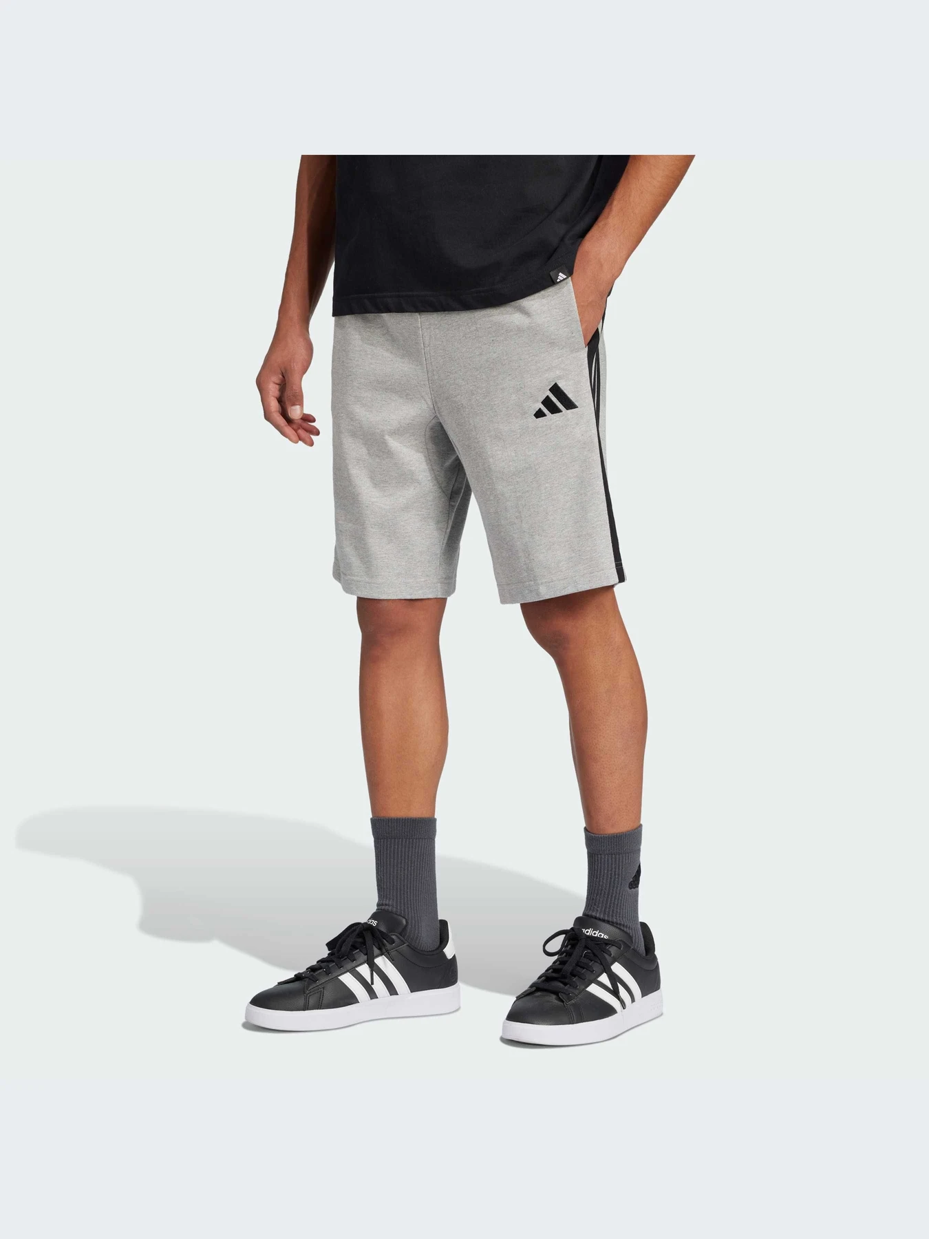 Шорты Adidas модель JE6411-KZ Шорты Adidas модель JE6411-KZ Фото