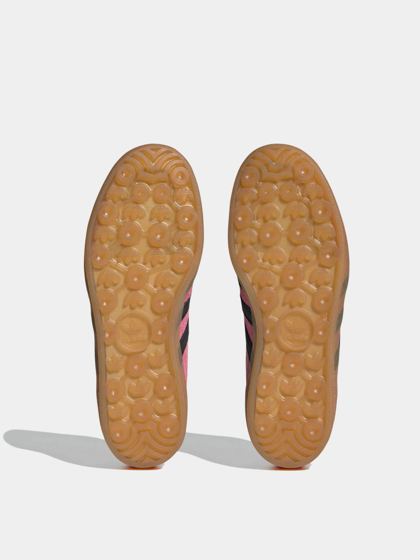 Кроссовки Adidas модель IE7002 Кроссовки Adidas модель IE7002 Фото
