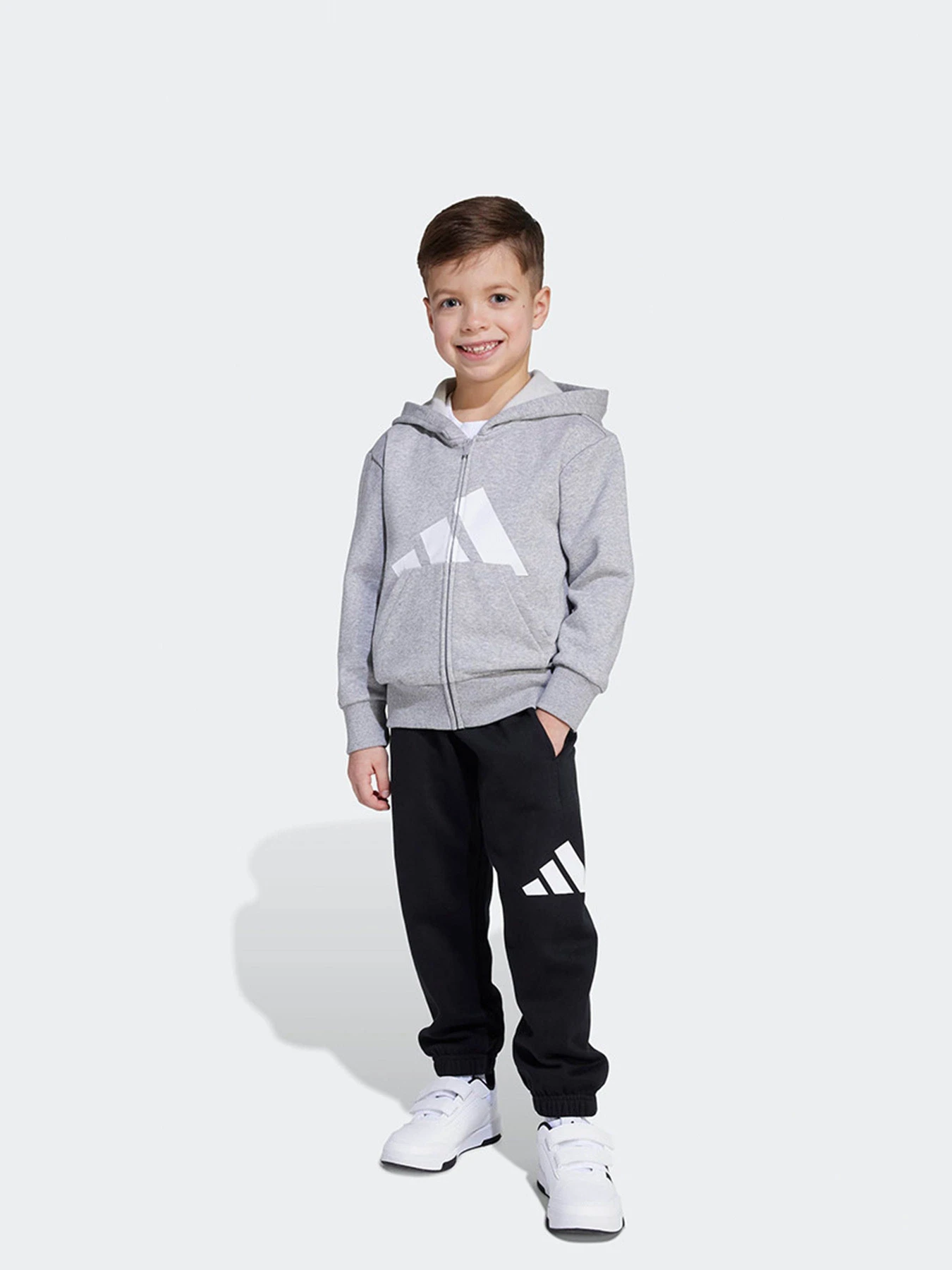 Костюмы Adidas модель JM0880 Костюмы Adidas модель JM0880 Фото