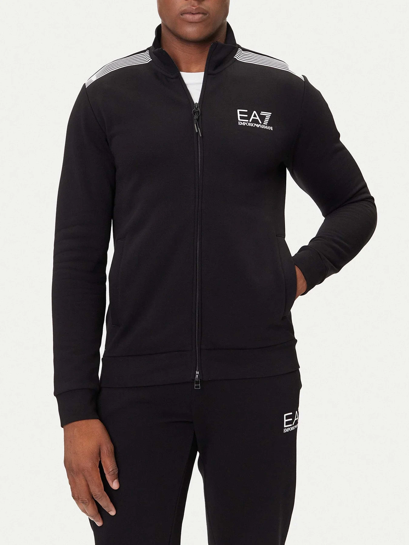 Костюмы EA7 модель 7M000966-AF10377-UC001 Костюмы EA7 модель 7M000966-AF10377-UC001 Фото