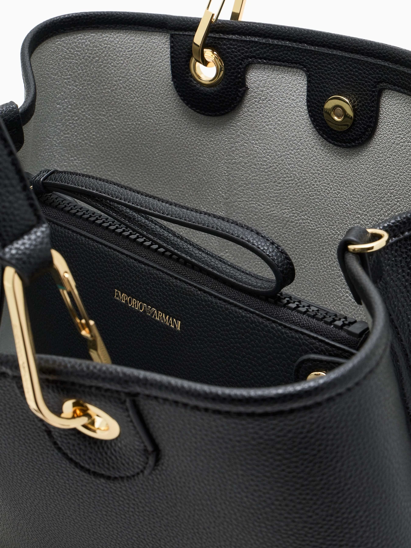 Сумки Emporio Armani модель EW000360-AF12103-MC032 Сумки Emporio Armani модель EW000360-AF12103-MC032 Фото