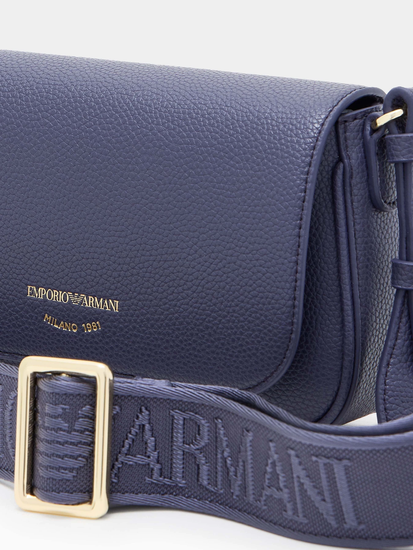 Сумки Emporio Armani модель EW000538-AF12036-MB346 Сумки Emporio Armani модель EW000538-AF12036-MB346 Фото
