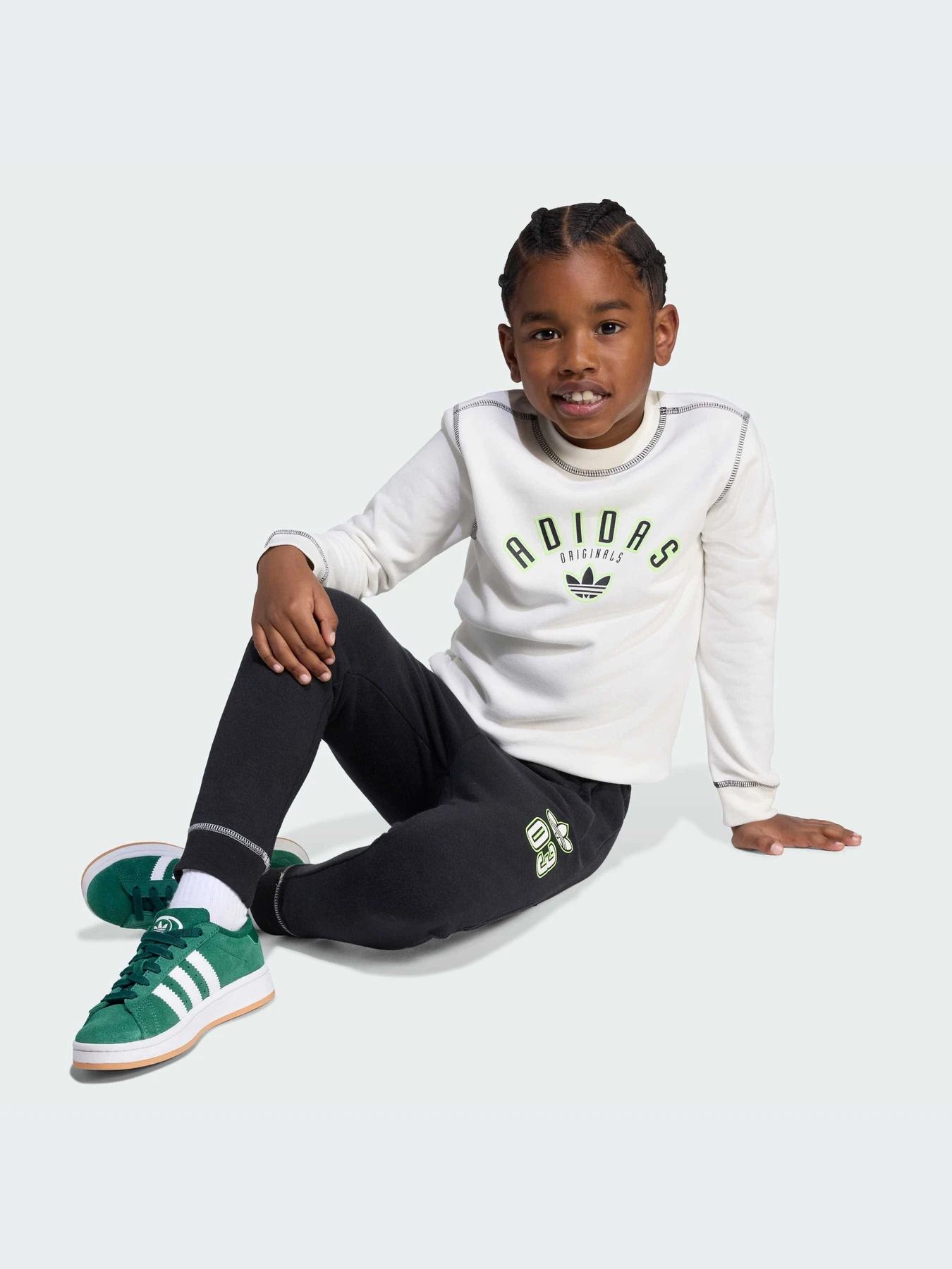 Костюмы Adidas Graphics модель JX5261-KZ Костюмы Adidas Graphics модель JX5261-KZ Фото