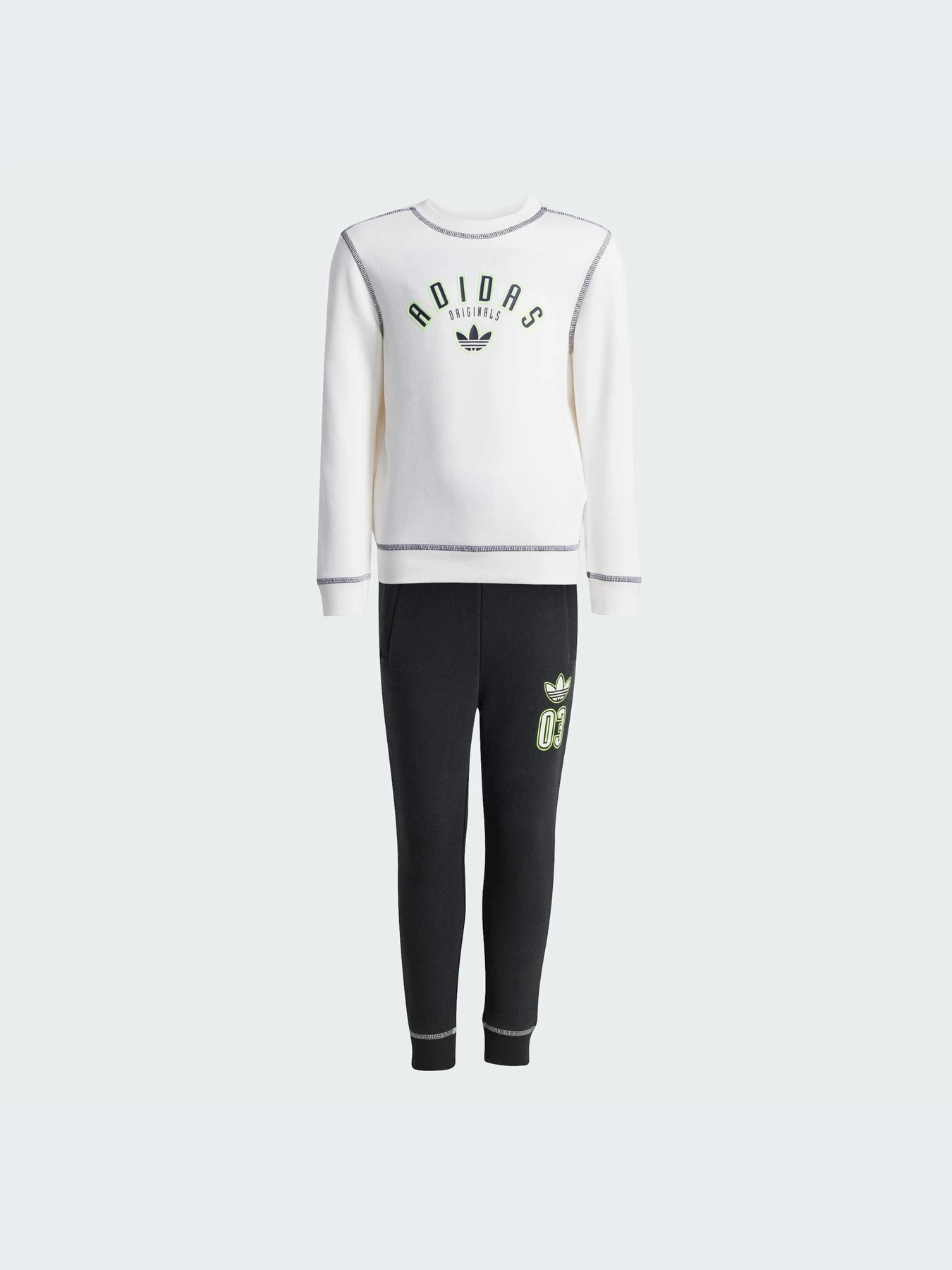 Костюмы Adidas Graphics модель JX5261-KZ Костюмы Adidas Graphics модель JX5261-KZ Фото