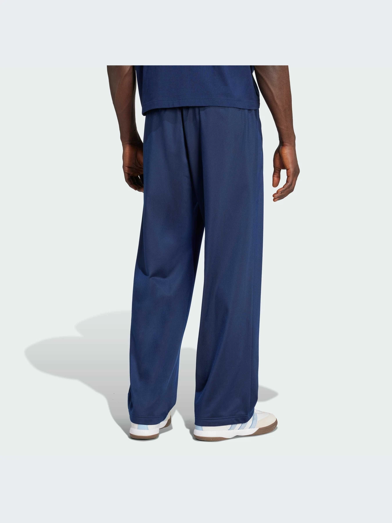 Брюки Adidas Graphics модель JX8164-KZ Брюки Adidas Graphics модель JX8164-KZ Фото