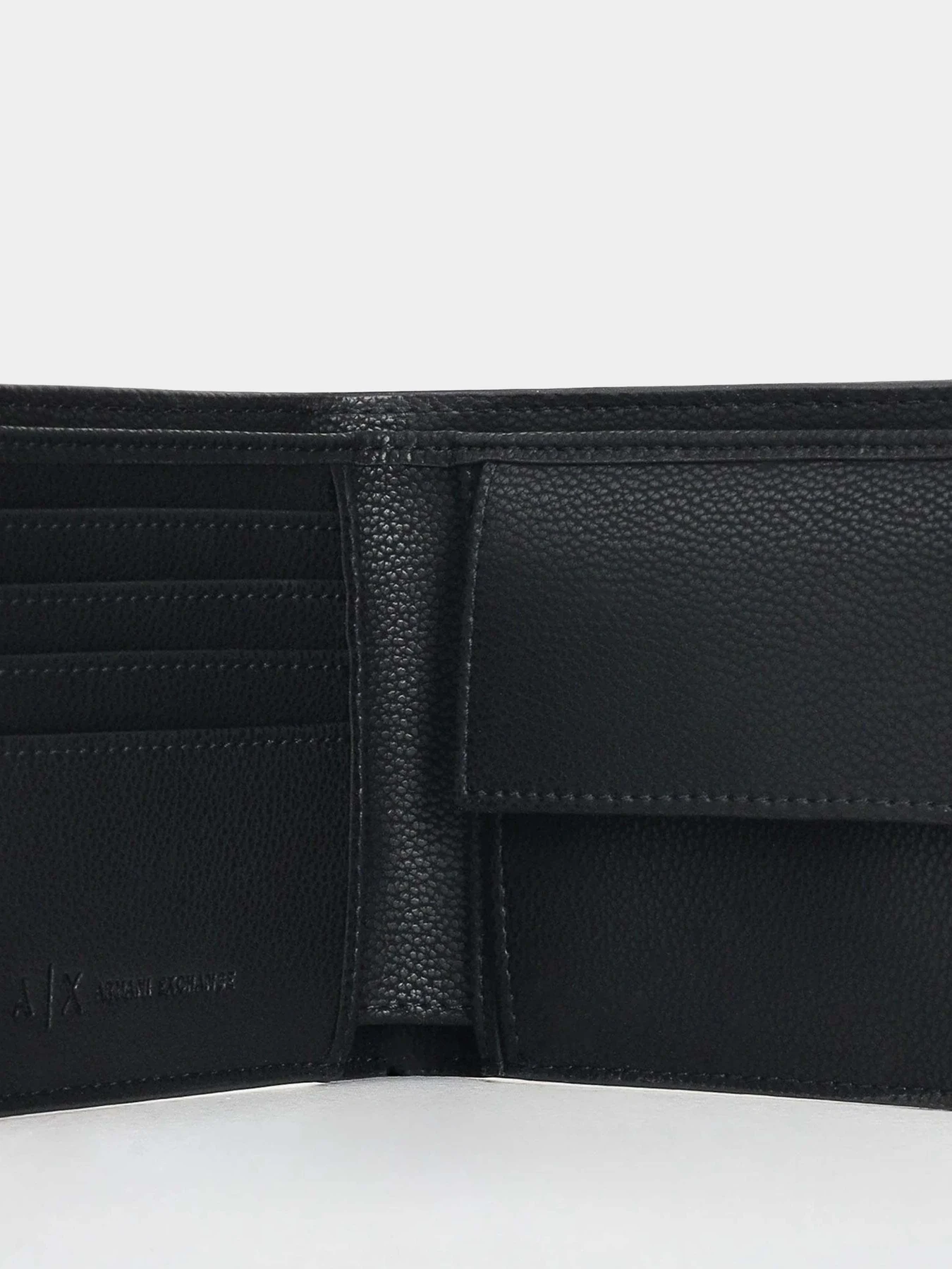 Кошельки Armani Exchange модель XM000167-AF17090-UB101 Кошельки Armani Exchange модель XM000167-AF17090-UB101 Фото