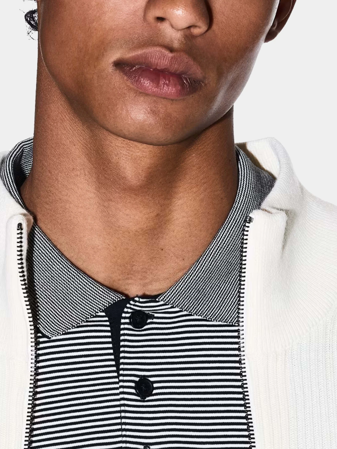 Худи и свитшоты Armani Exchange модель XM000912-AF10348-U0009 Худи и свитшоты Armani Exchange модель XM000912-AF10348-U0009 Фото