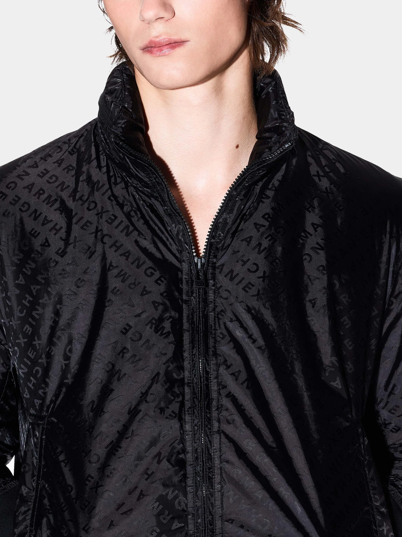 Куртки и дубленки Armani Exchange модель XM001088-AF16592-FC022 Фото
