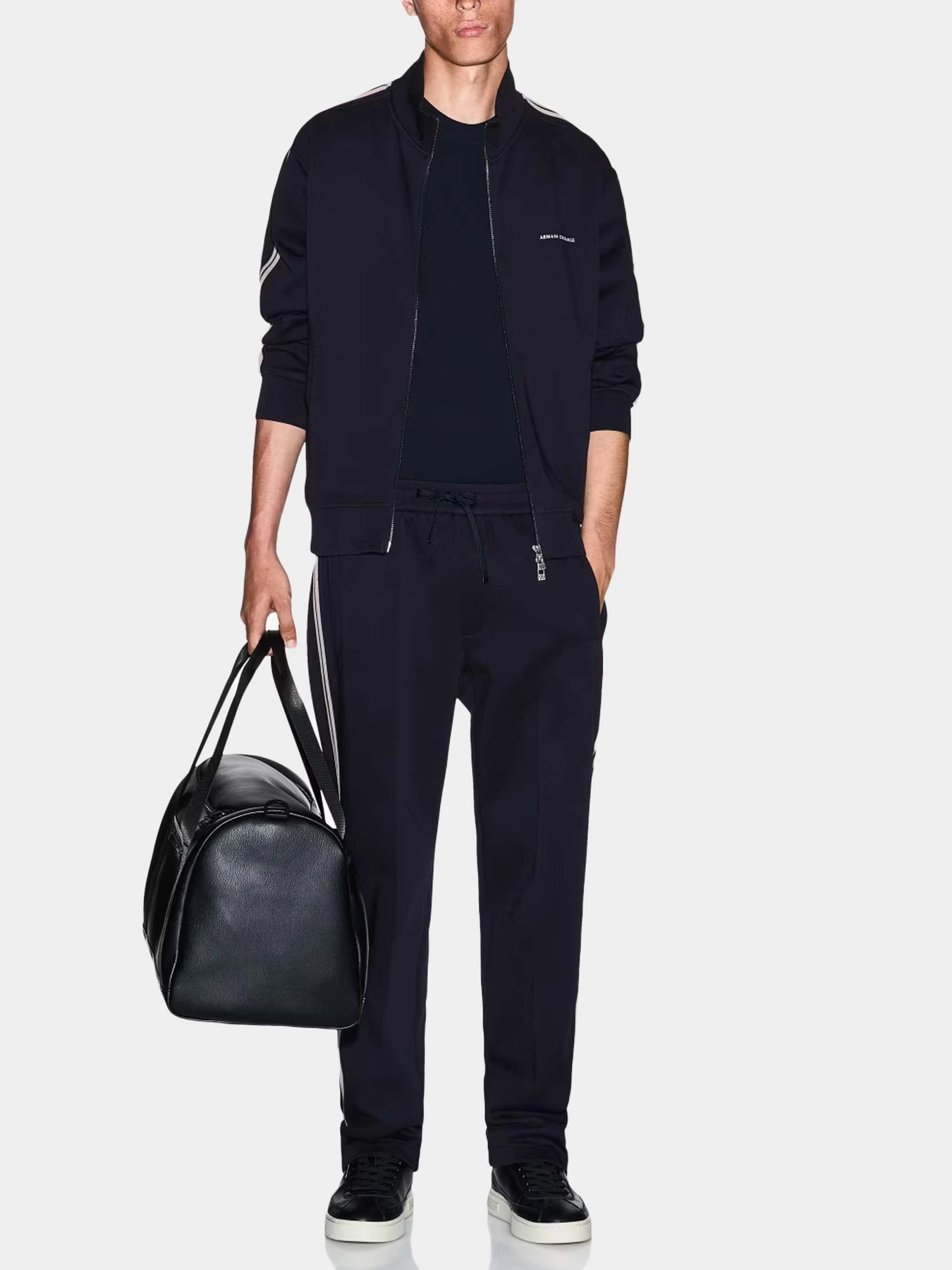 Брюки Armani Exchange модель XM001362-AF10818-UB101 Брюки Armani Exchange модель XM001362-AF10818-UB101 Фото