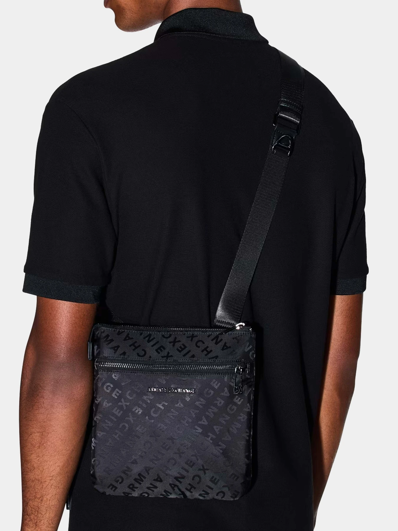 Сумки Armani Exchange модель XM001612-AF17208-UC001 Сумки Armani Exchange модель XM001612-AF17208-UC001 Фото