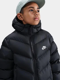 Куртки и дубленки NIKE модель HQ4976-010 Фото