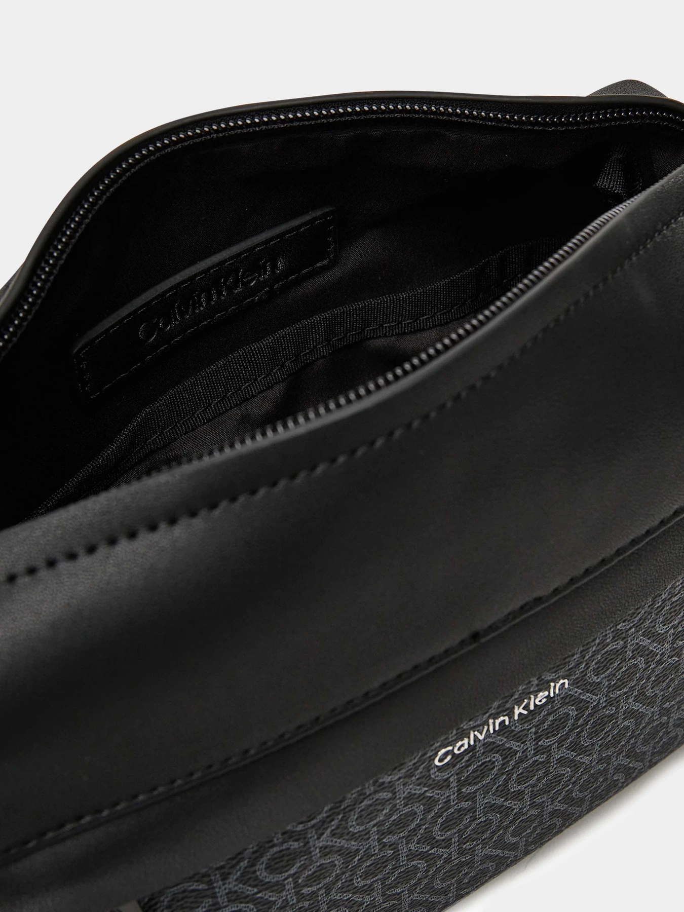 Сумки Calvin Klein модель LV04D3088G-UB1 Сумки Calvin Klein модель LV04D3088G-UB1 Фото