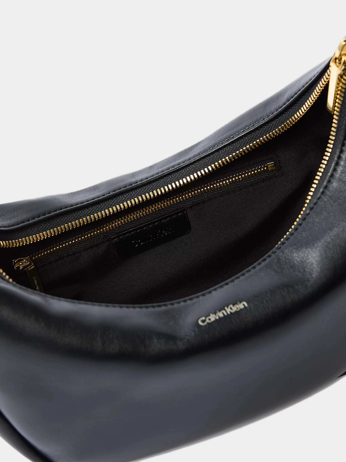 Сумки Calvin Klein модель LV04F3010G-UB1 Сумки Calvin Klein модель LV04F3010G-UB1 Фото