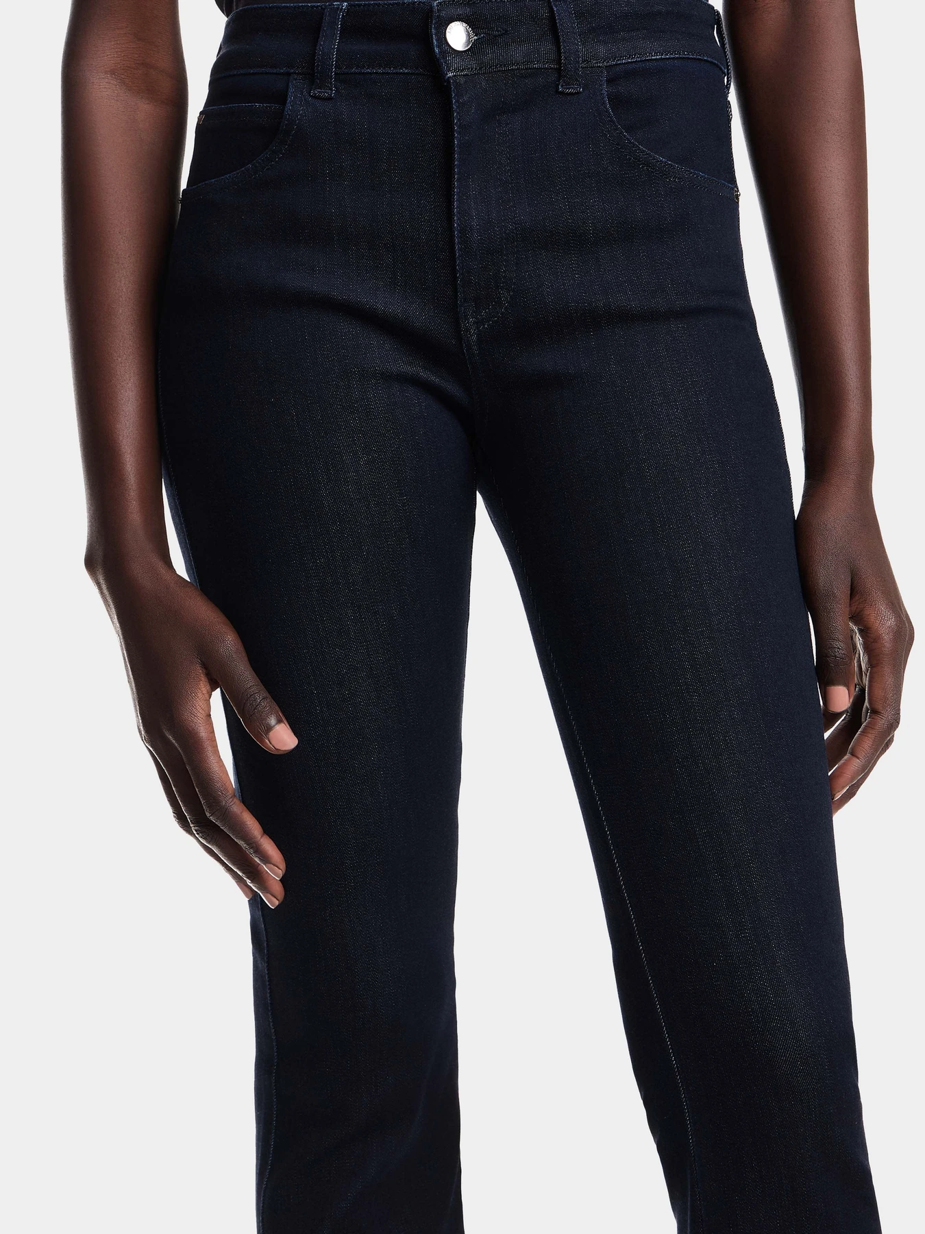 Джинсы Emporio Armani модель 8N2J47-2DL2Z-0941 Джинсы Emporio Armani модель 8N2J47-2DL2Z-0941 Фото