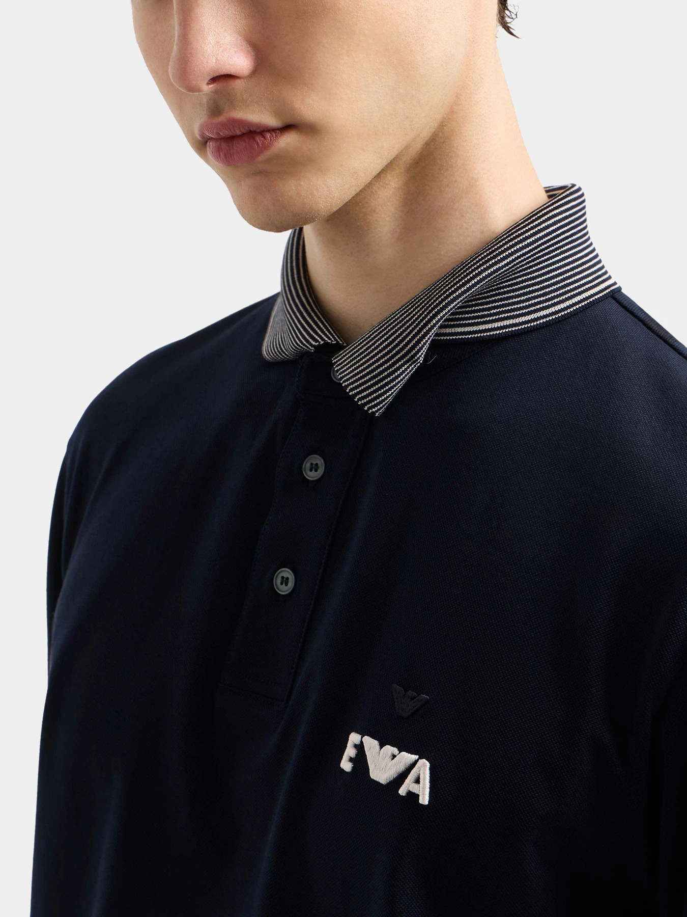 Футболки и поло Emporio Armani модель EM002992-AF12955-UB118 Футболки и поло Emporio Armani модель EM002992-AF12955-UB118 Фото