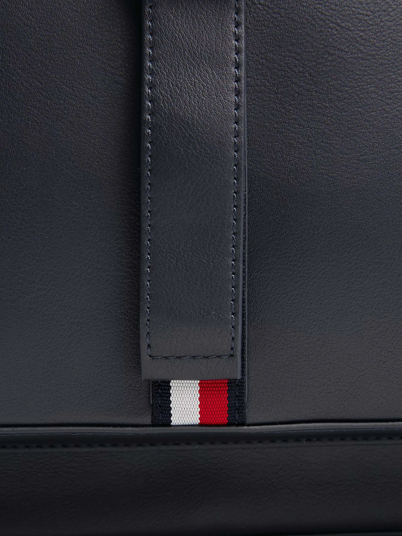 Рюкзаки Tommy Hilfiger модель AM0AM13476-DW6 Рюкзаки Tommy Hilfiger модель AM0AM13476-DW6 Фото