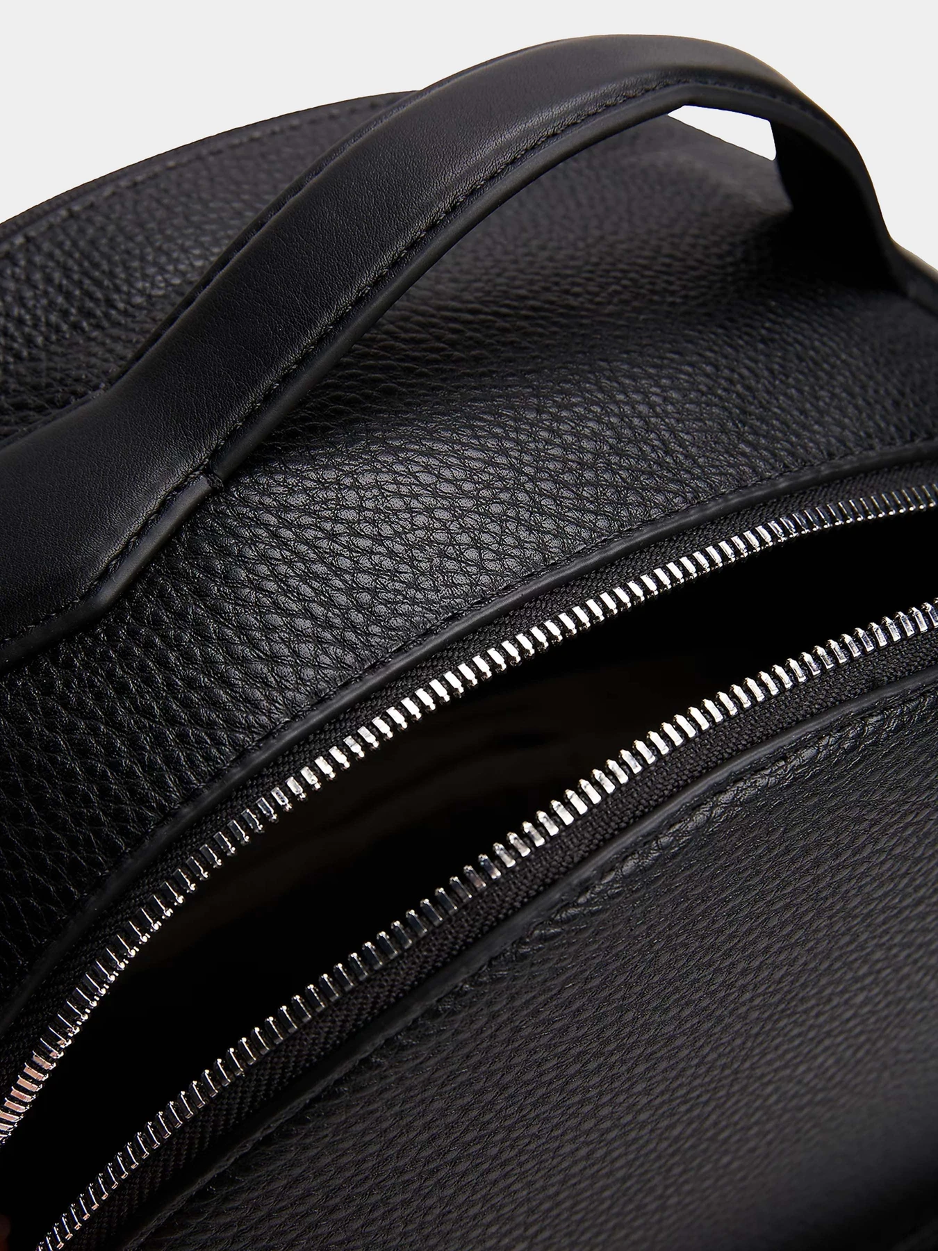 Рюкзаки Tommy Hilfiger модель AM0AM13483-BDS Рюкзаки Tommy Hilfiger модель AM0AM13483-BDS Фото