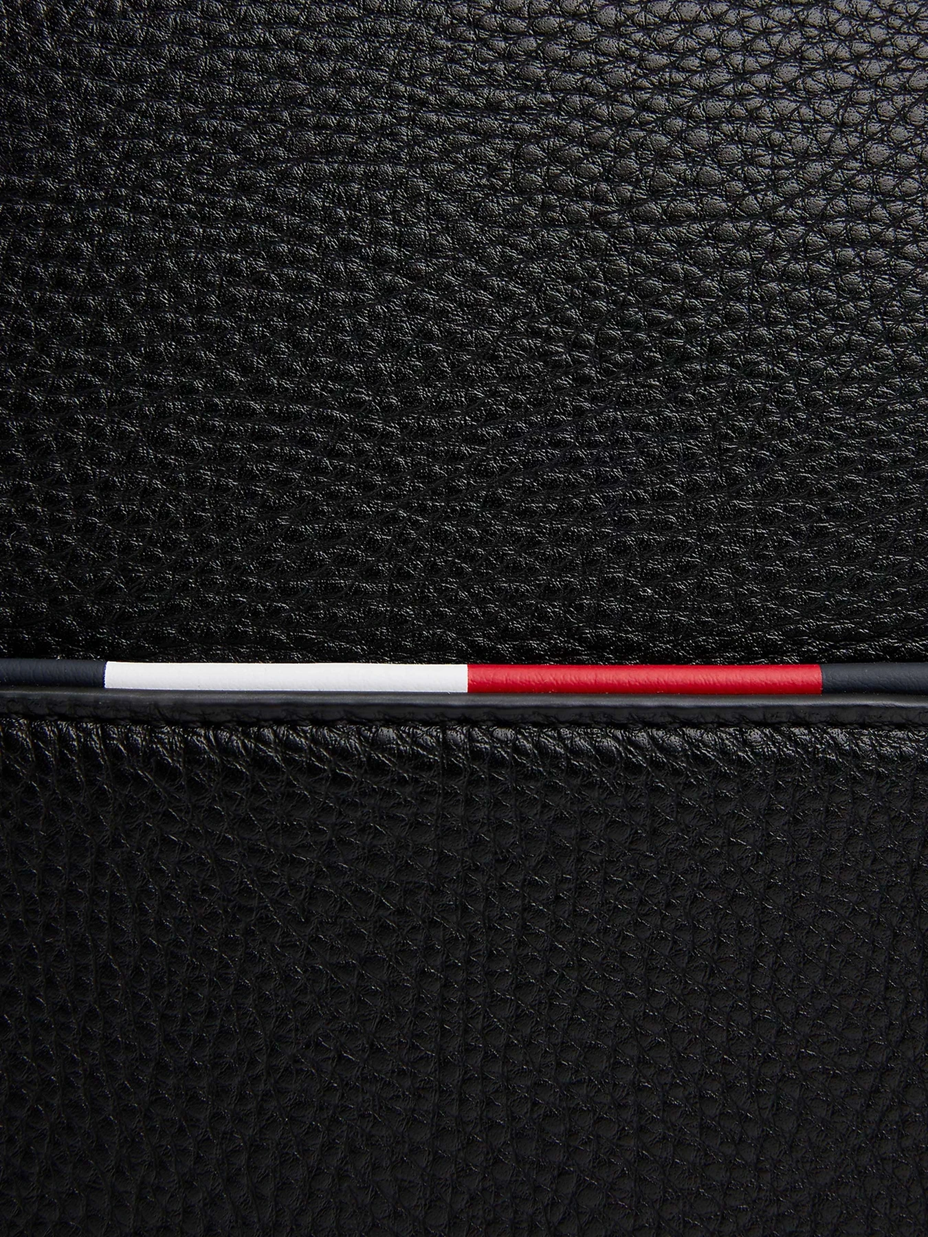 Сумки Tommy Hilfiger модель AM0AM13484-BDS Сумки Tommy Hilfiger модель AM0AM13484-BDS Фото